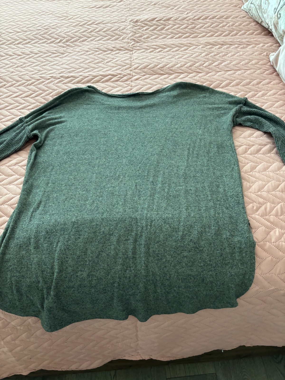 light weight Bobeau sweater top