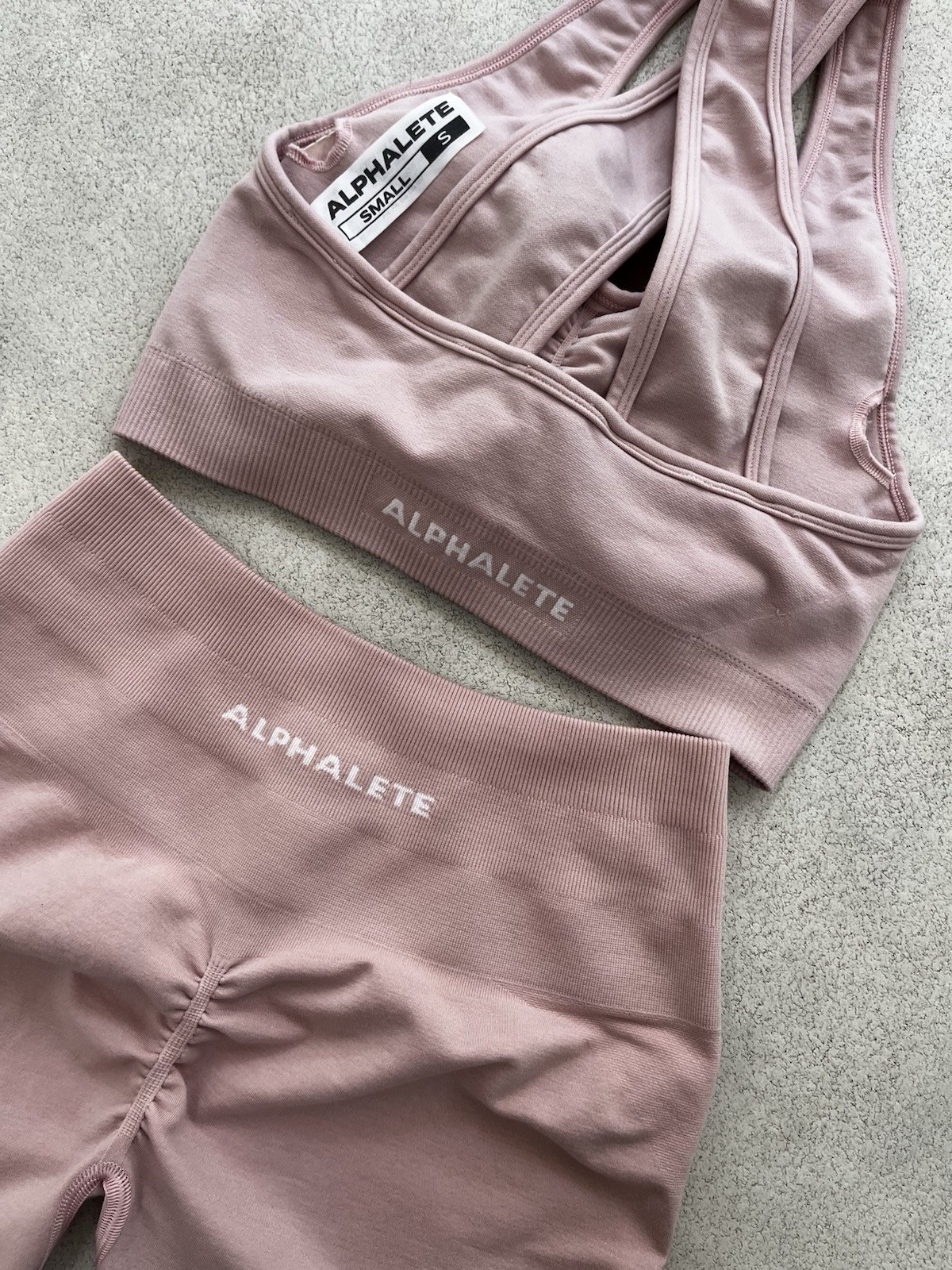 Alphalete Pink Seamless Stretch 2PC Set V-Neck Sports Bra & Shorts Size S