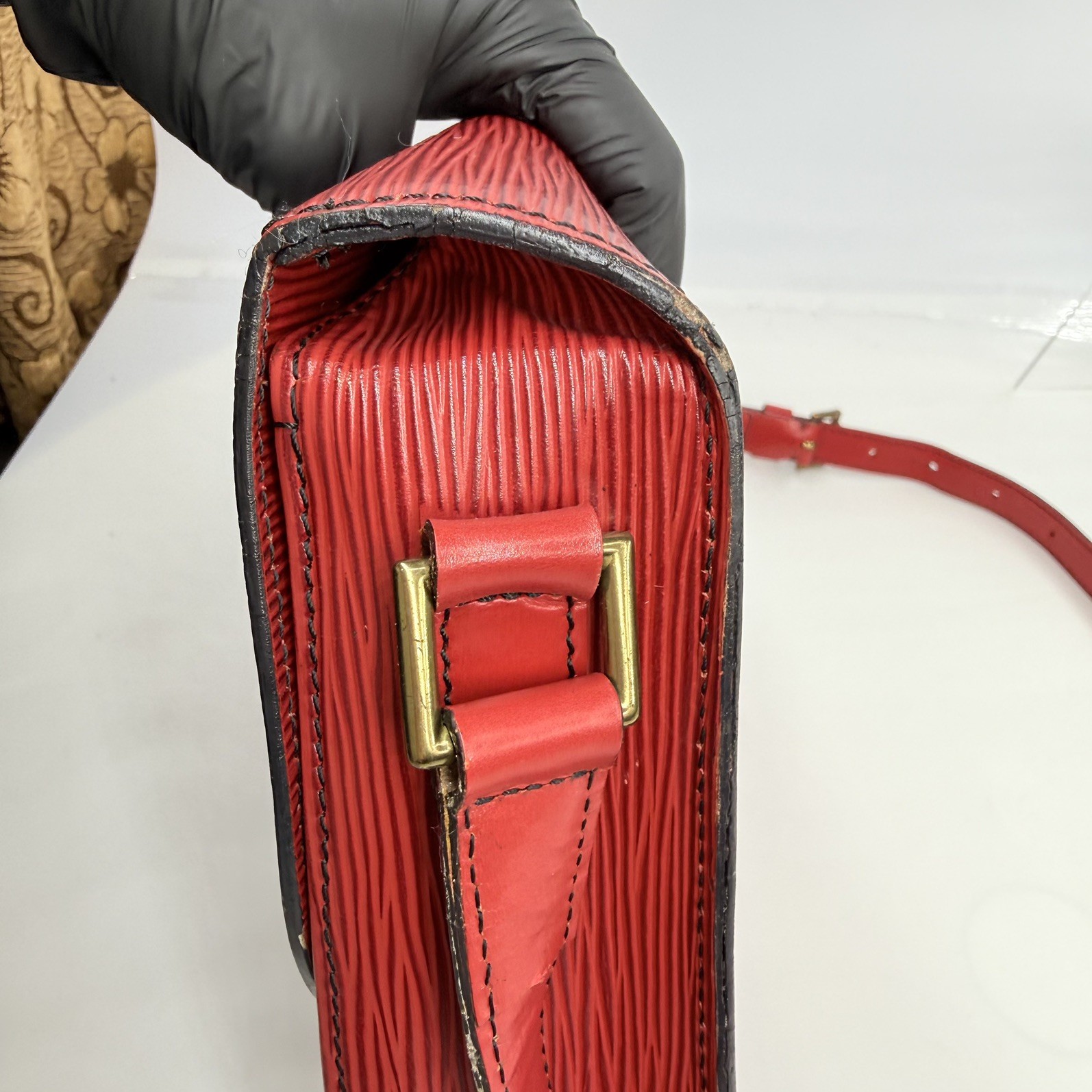 Authentic Louis Vuitton Saint Cloud GM Epi Shoulder Bag