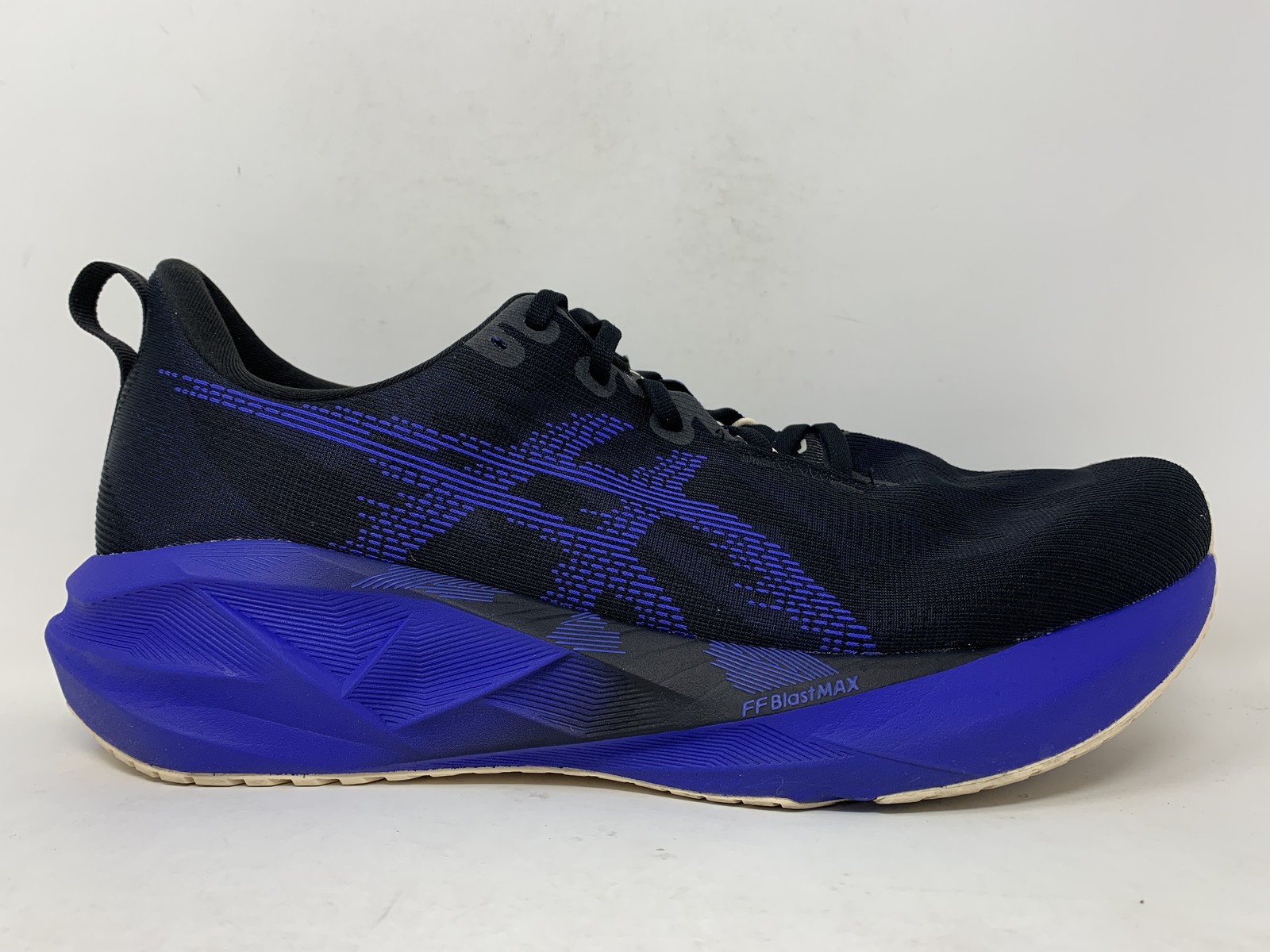 Men’s Asics Novablast 5, Black/Cobalt Burst, 14 D Medium US