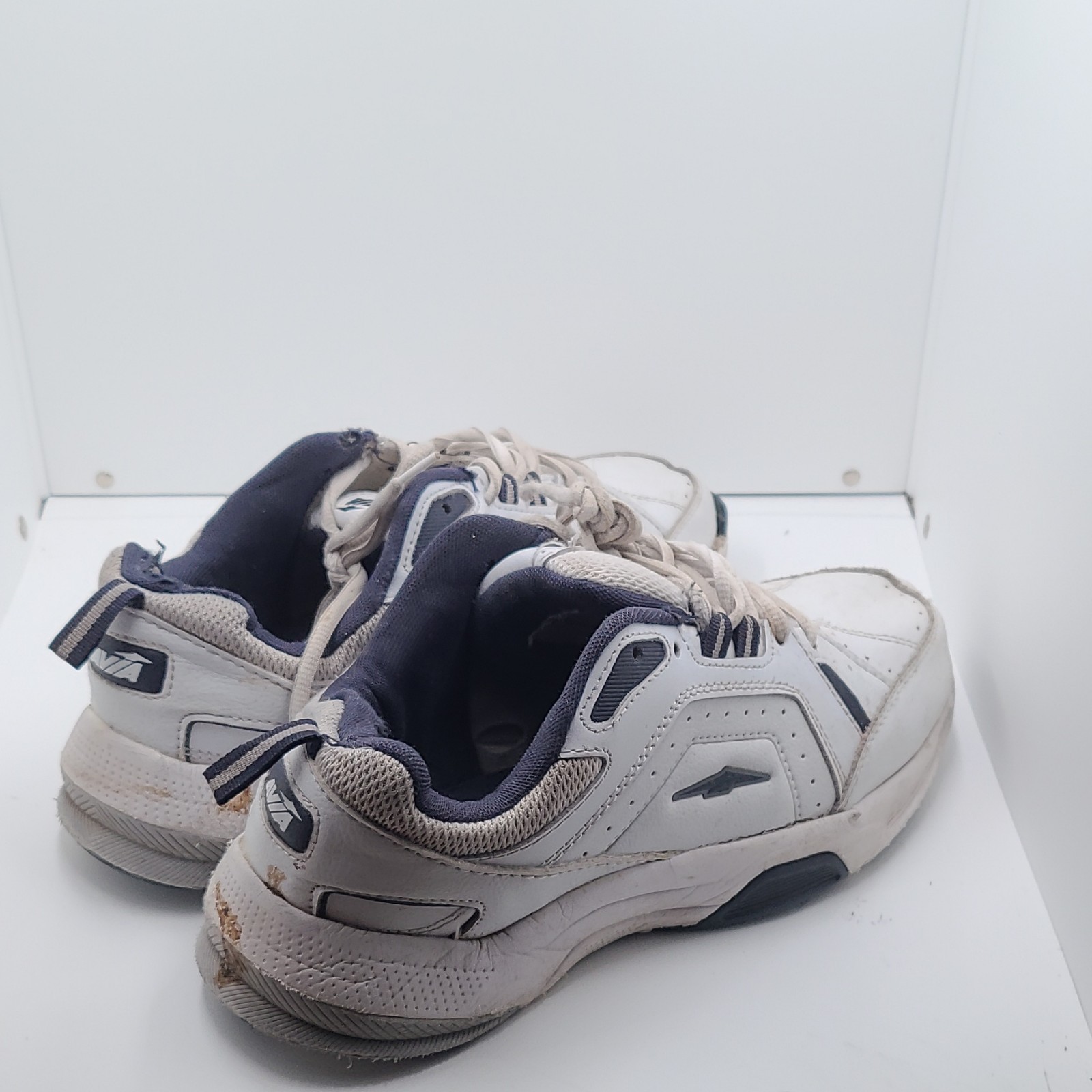 Avia Men’s Low Top White/Navy Lace-Up Solid Athletic Sneakers