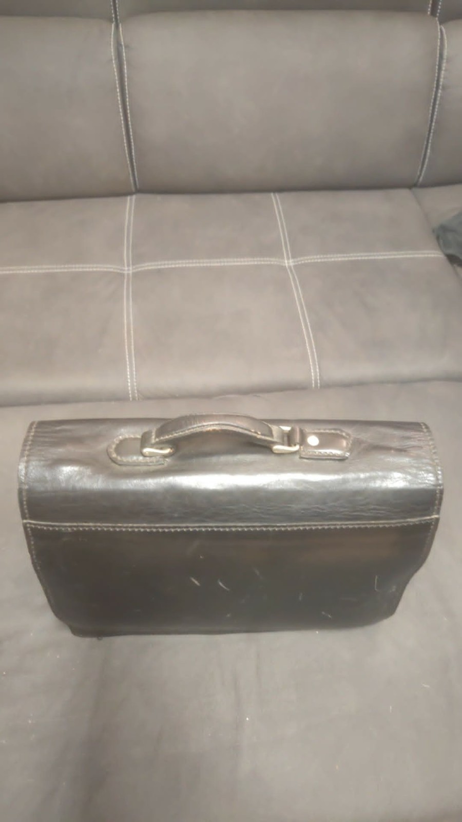 24 Hours Handcrafted Black Leather – Business Model 3 Bellows