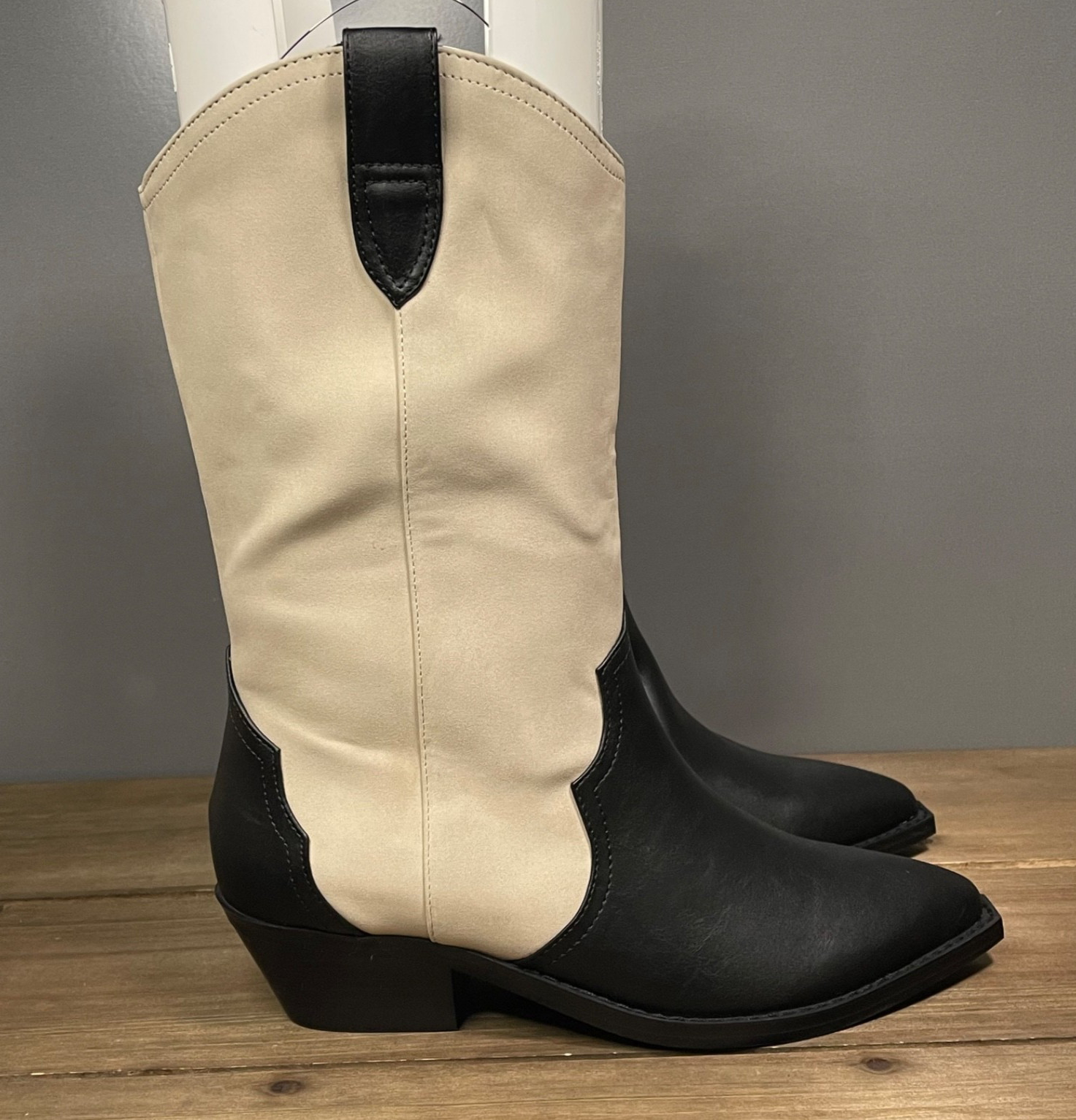 Dolce Vita Women’s Korbella Western Boots Size 8 Cream Black Cowboy Mid Calf