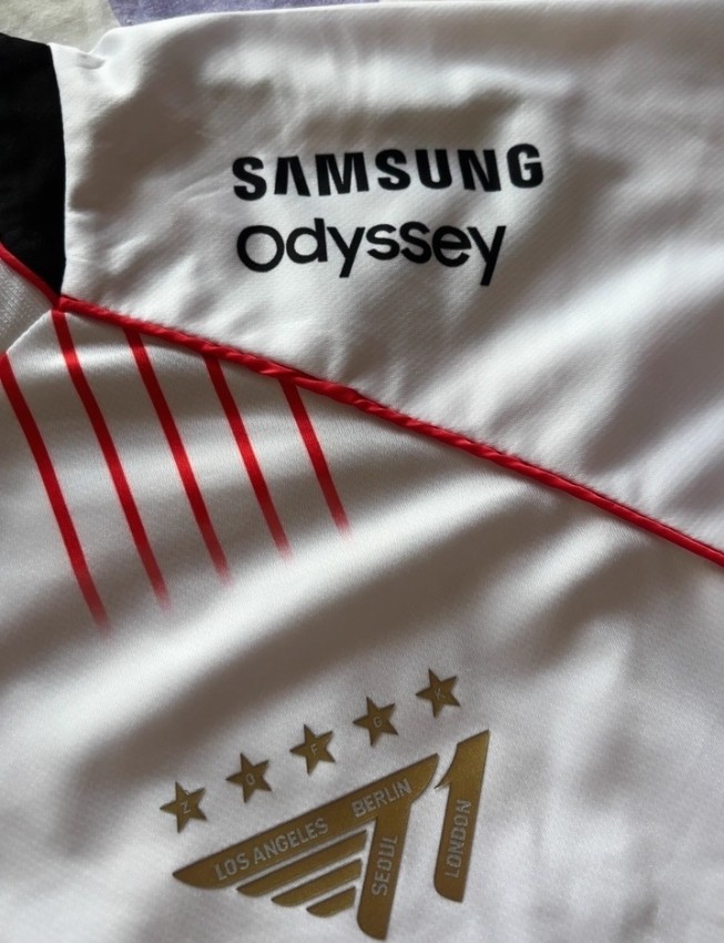 2025 New LCK Team T1 Uniform Jersey S15 TShirt Faker Zofgk LOL TEE White T-shirt