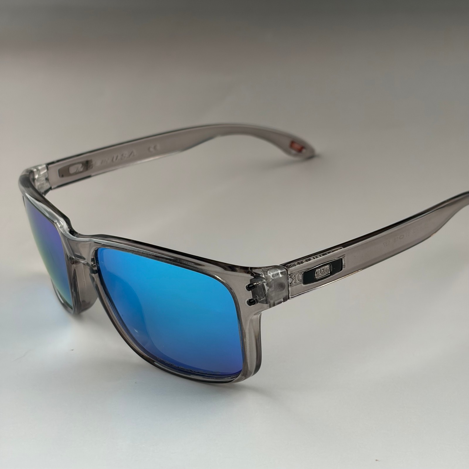 Oakley Holbrook Sunglasses Gray Frame Blue Lens With Box, Case