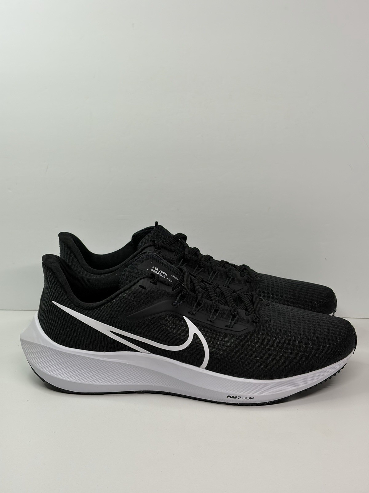 Nike Air Zoom Pegasus 39 Black White Running Workout DH4071-001 Men’s 8 – 13