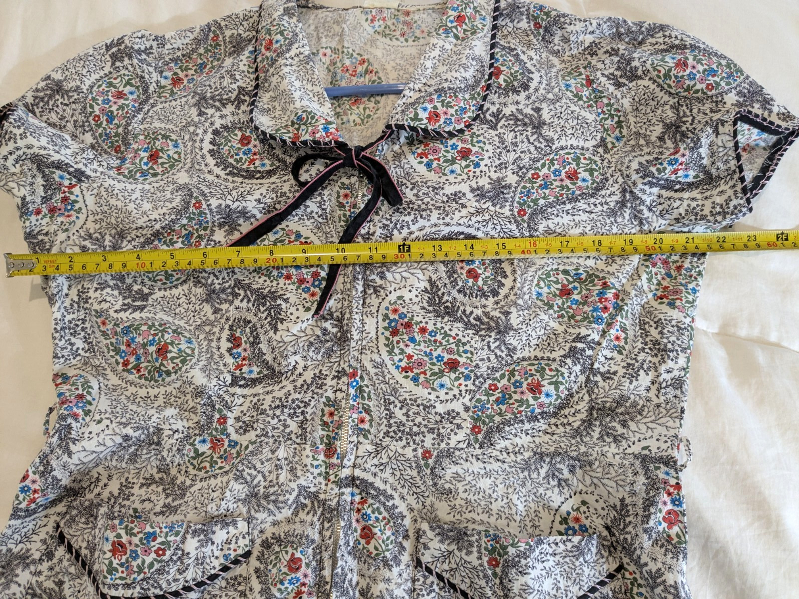 Styled by Loralyn 40’s or 50’s Vintage Cotton Dress, floral pattern