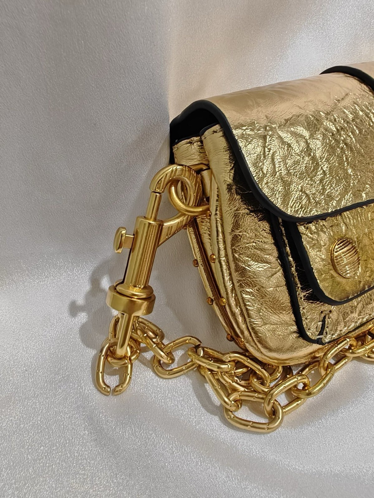 🎁🎁Zadig&Voltaire 20cm Women Gold Wrinkle Cow Leather Shoulder Bag Phone Pouch