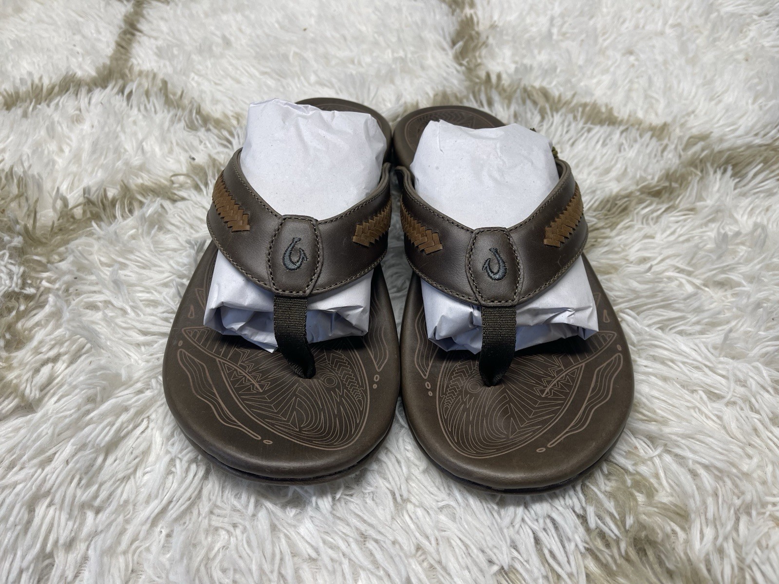 🧡*NIB*OluKai Men’s Size 11 Mea Ola Mano Leather Beach Sandals -Mustang/Tan