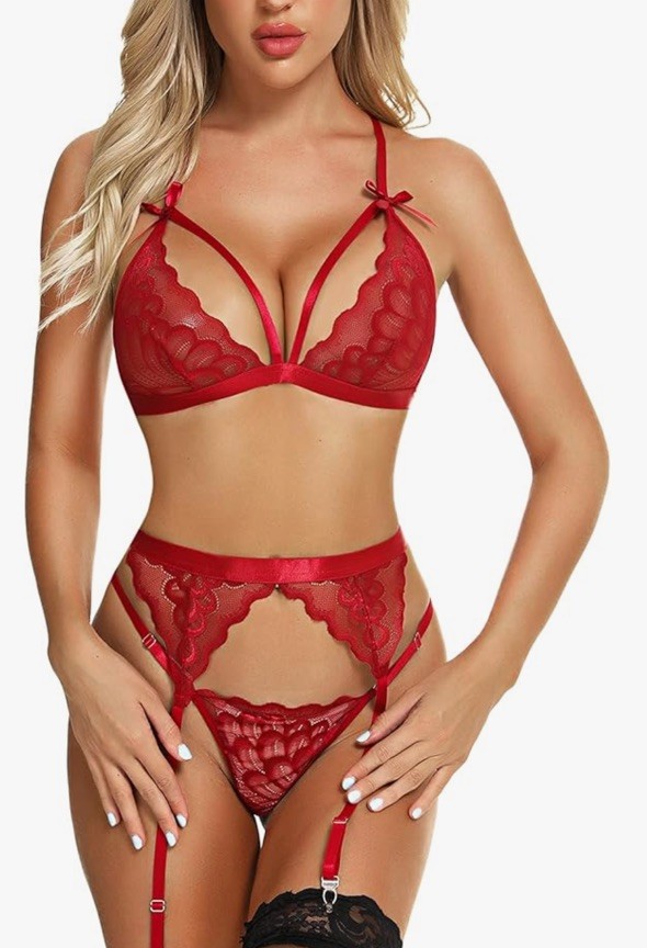 SIZE LARGE SEXY LINGERIE SET/SOFT BRALETTE, THONG & SUSPENDERS/ARANMEI BNWT(529)