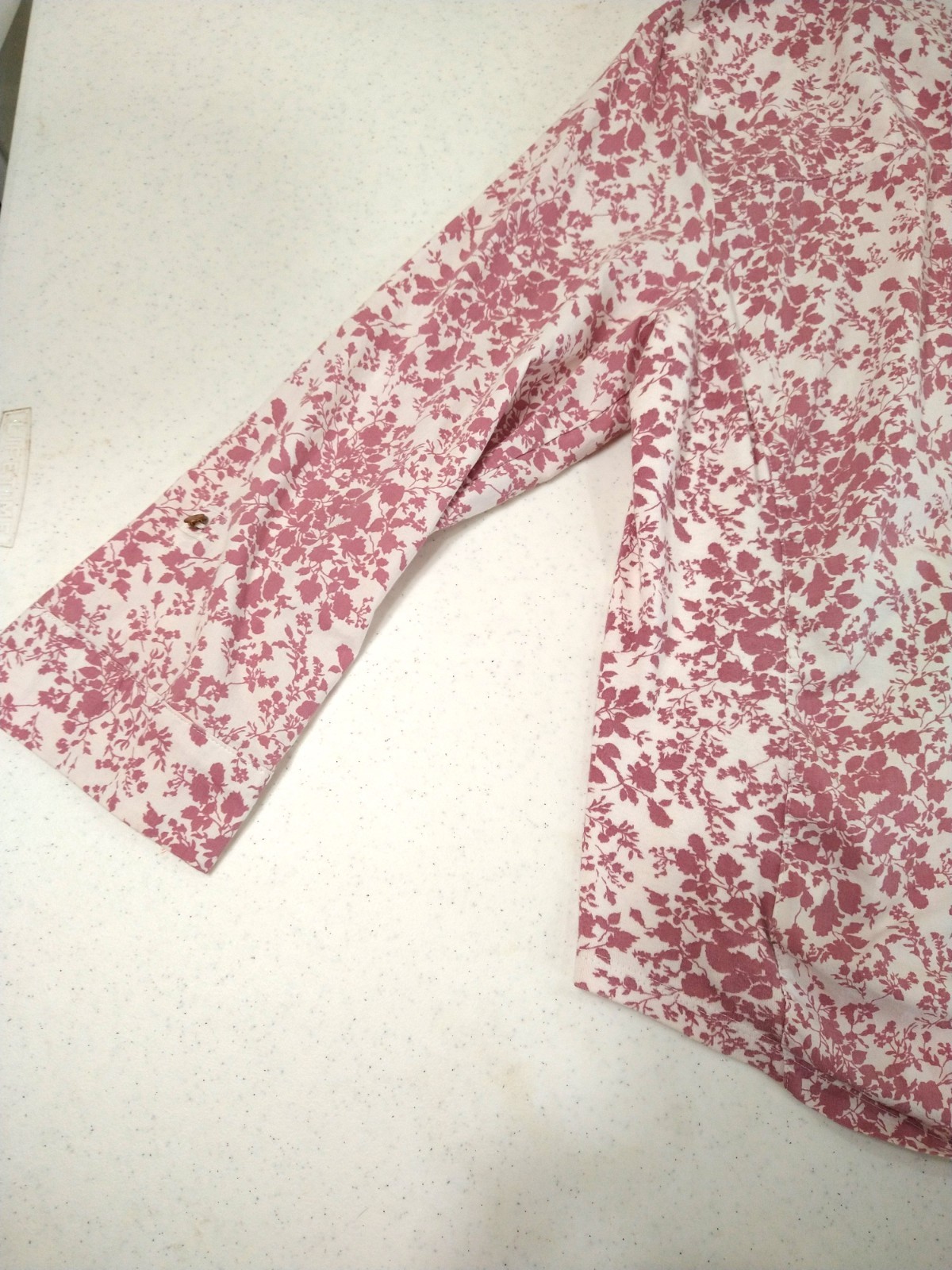 Blouse For Women Unbranded |Color Pink | Floral Design | Size 29M