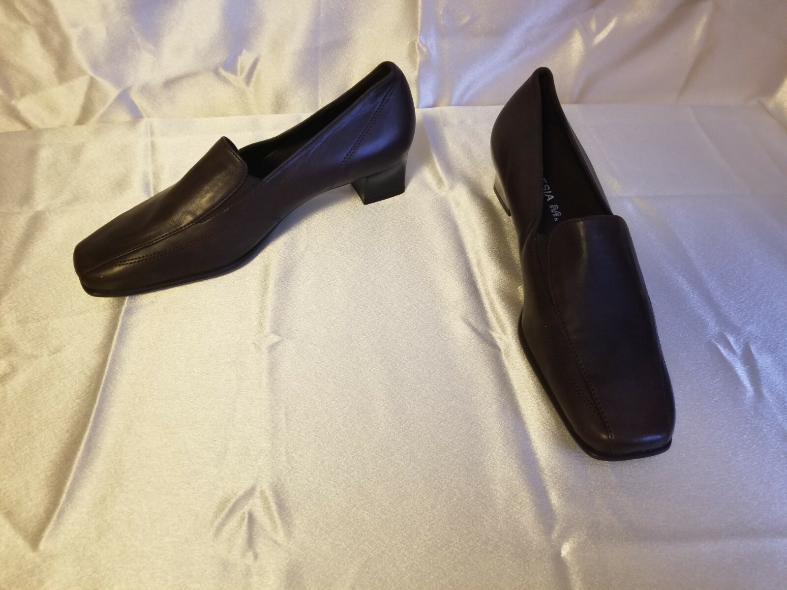 Theresia M “Nancy” Brown Leather Women Shoes. Size US 6.5, Euro 37.5, UK 4.5