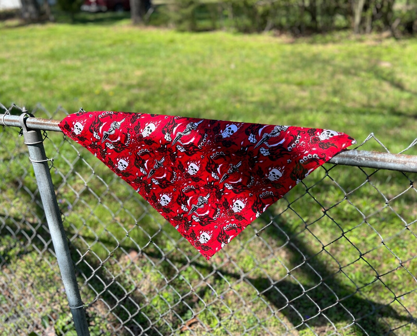 Red Skulls & Daggers 22×22 Bandanna