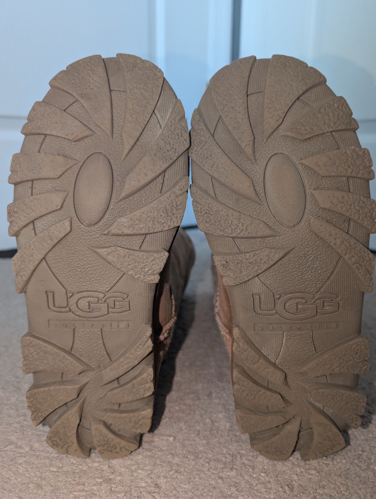 UGG Classic Tall 5845 Chestnut Suede Sheepskin Boots Women’s Size 7