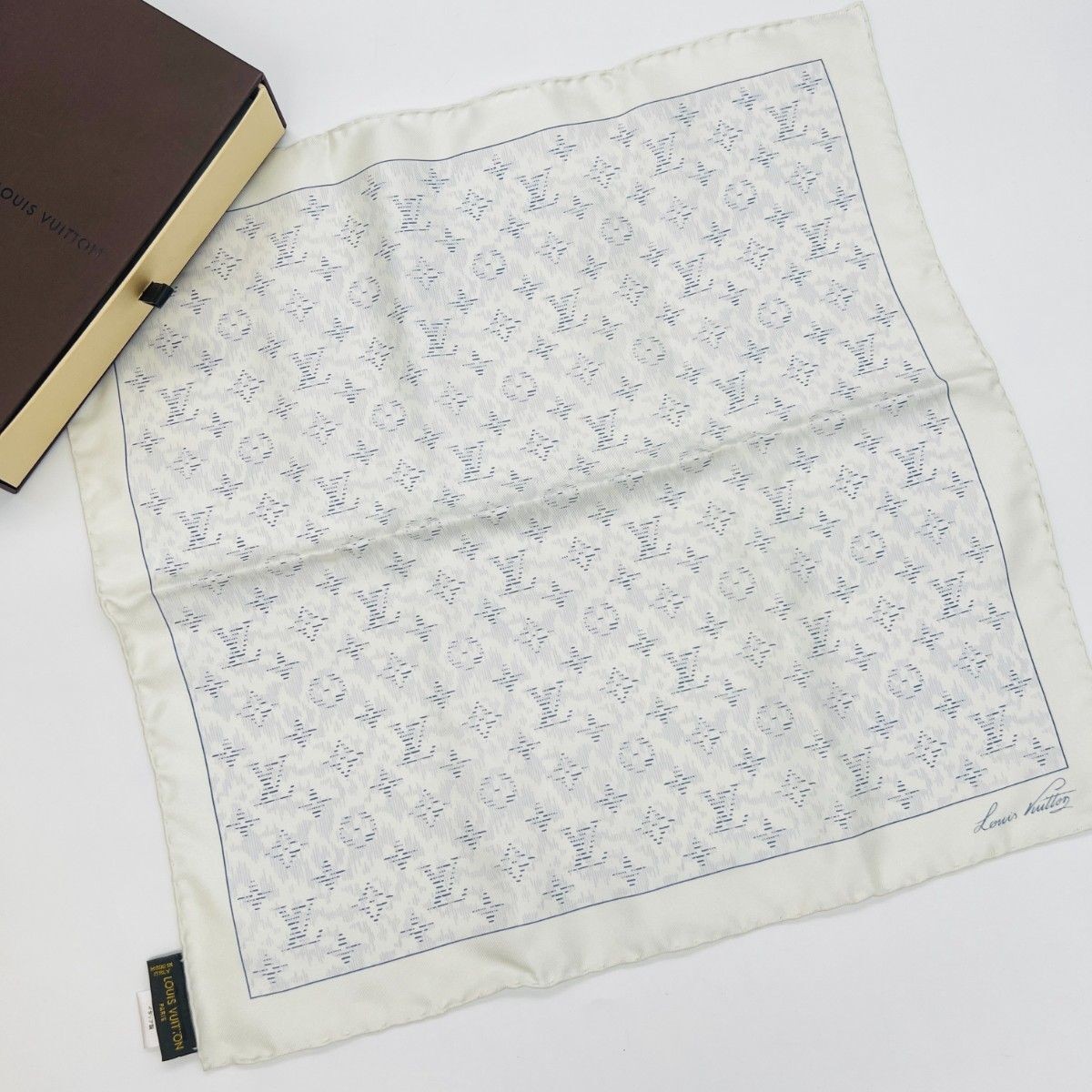 Louis Vuitton Carre 40 Monogram Scarf White Blue with Box and Tag Japan