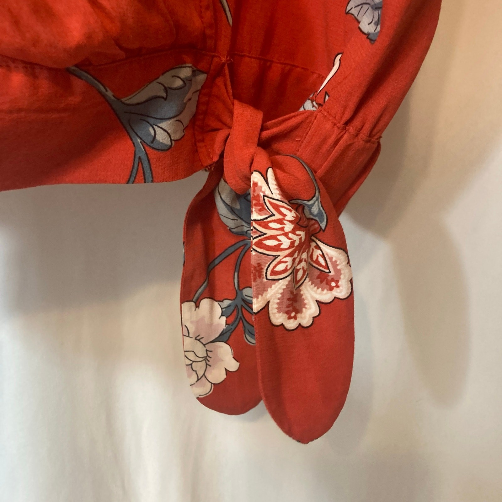 Loft Red Floral Tie Short Sleeves Waist Crossover V-Neck Blouse Top Medium
