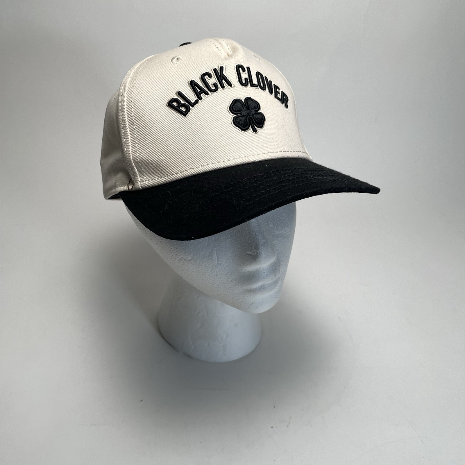 Topgolf Men’s Fitted Hat Cap Cream / Black Live Lucky Clover Golf