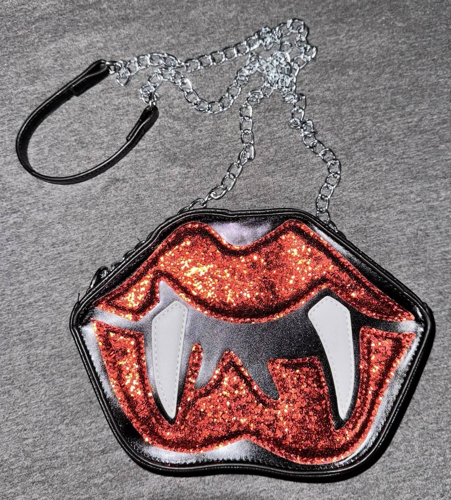 Glittery Red Vampire Lips With Fangs Black Vinyl Crossbody Handbag Purse TA1