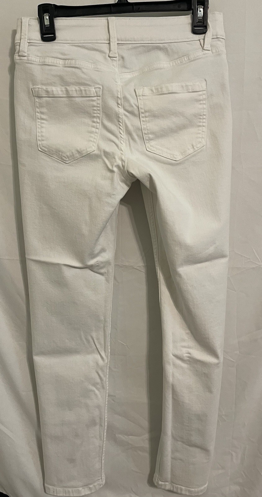 Liz Claiborne Women’s Slim Jeans White Light Wash Mid Rise Cotton Denim 4