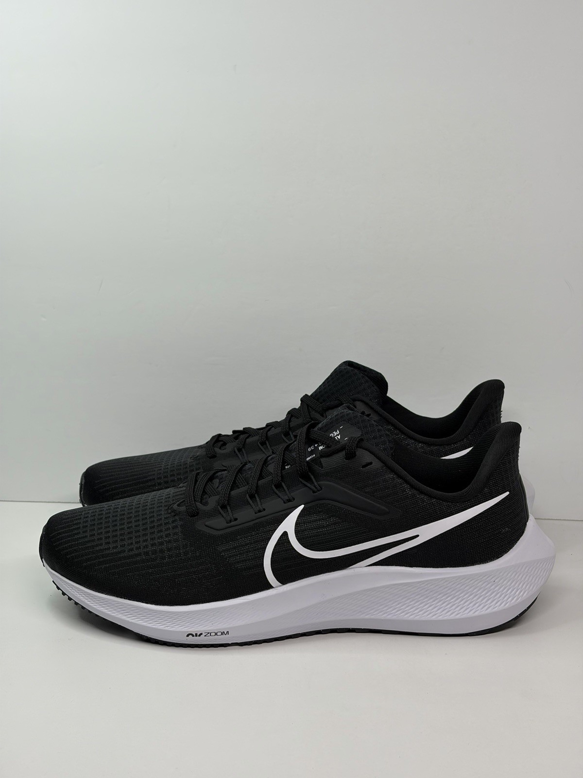 Nike Air Zoom Pegasus 39 Black White Running Workout DH4071-001 Men’s 8 – 13