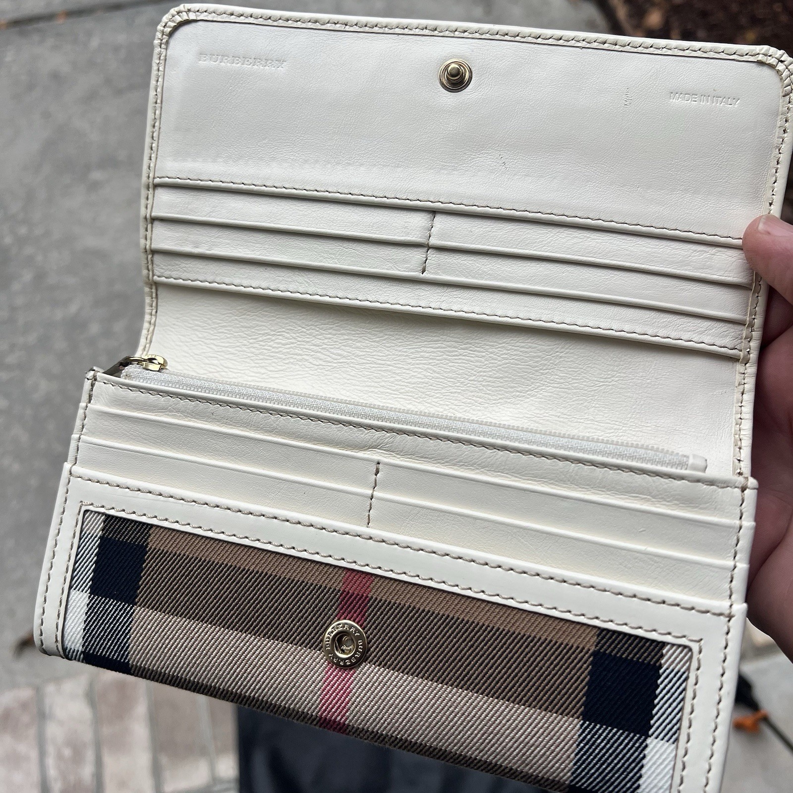 Burberry Beige White Plaid Logo Snap Wallet Women’s Folding Credit Card