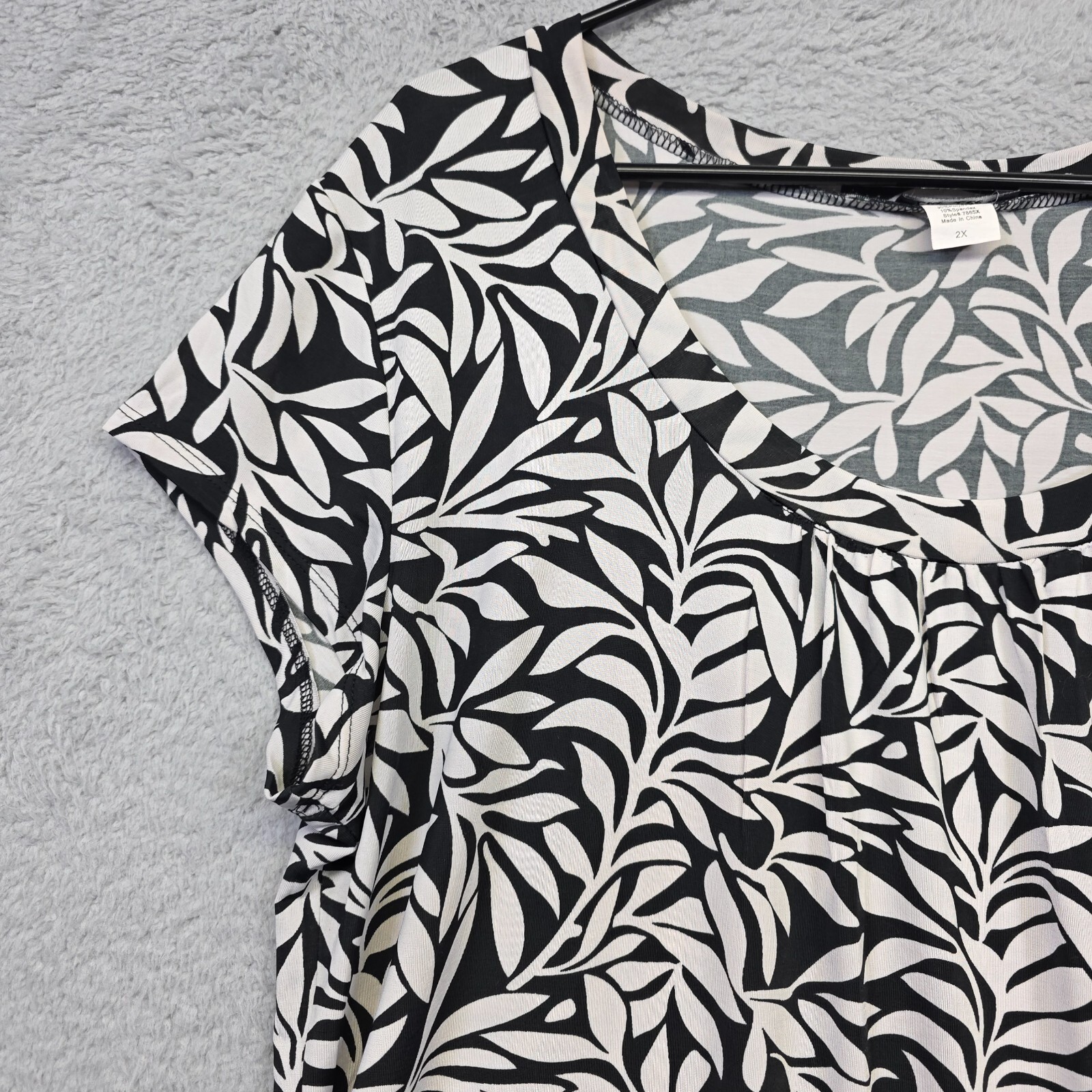 Lia Lee Top Womens Plus 2X Black White Leaf Stretch Flowy Boho Career Blouse