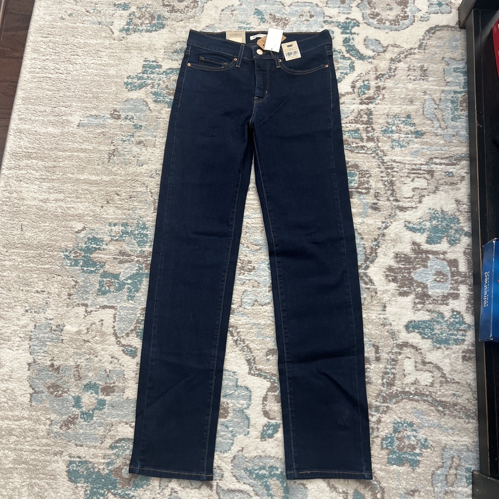 Levi’s Women’s 314 Shaping Straight Mid-Rise Stretch Denim Jean Size 6 28×32