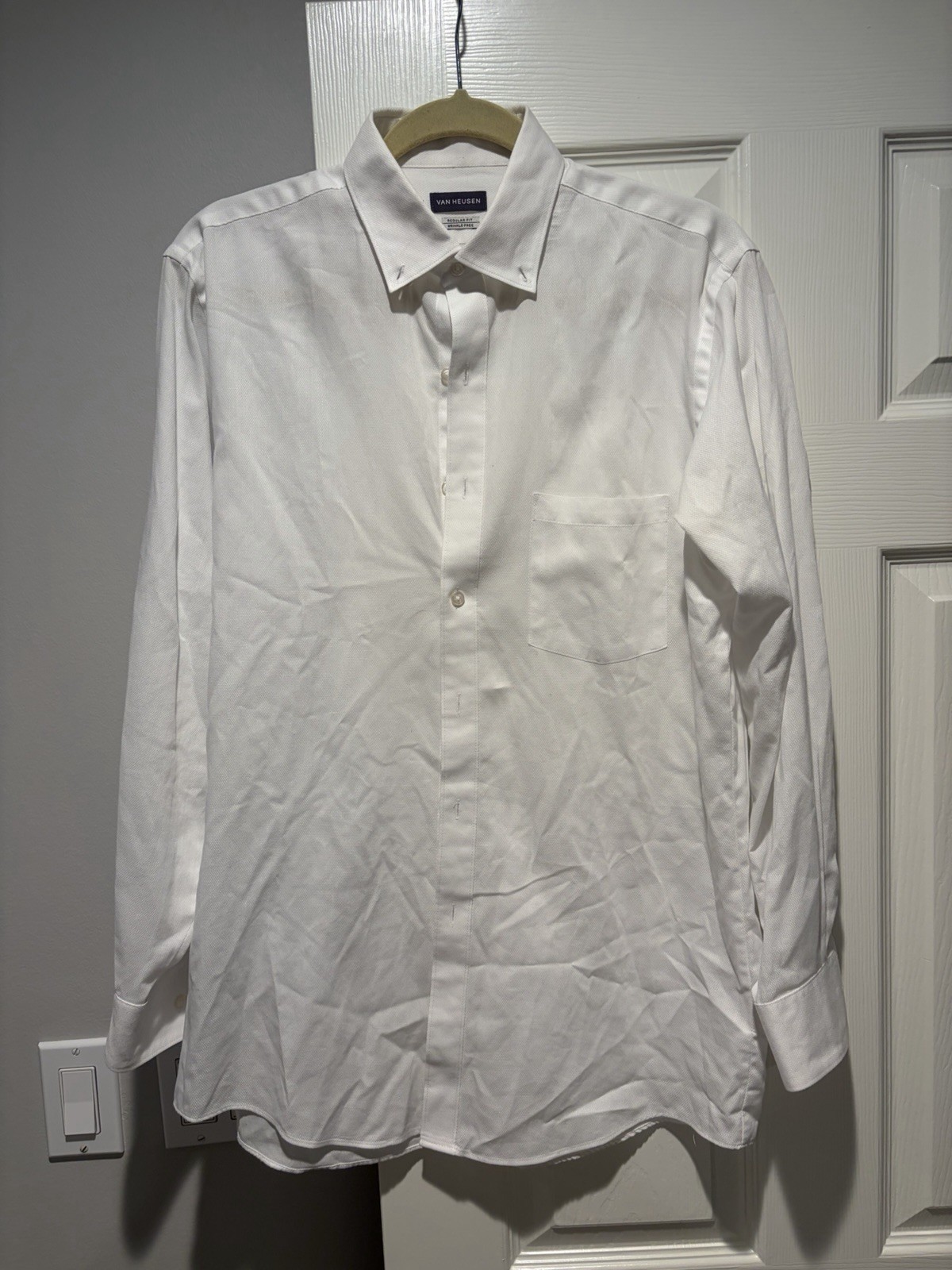 Van Heusen Men’s Regular Fit Wrinkle Resistant White Dress Shirt 16.5 34/35