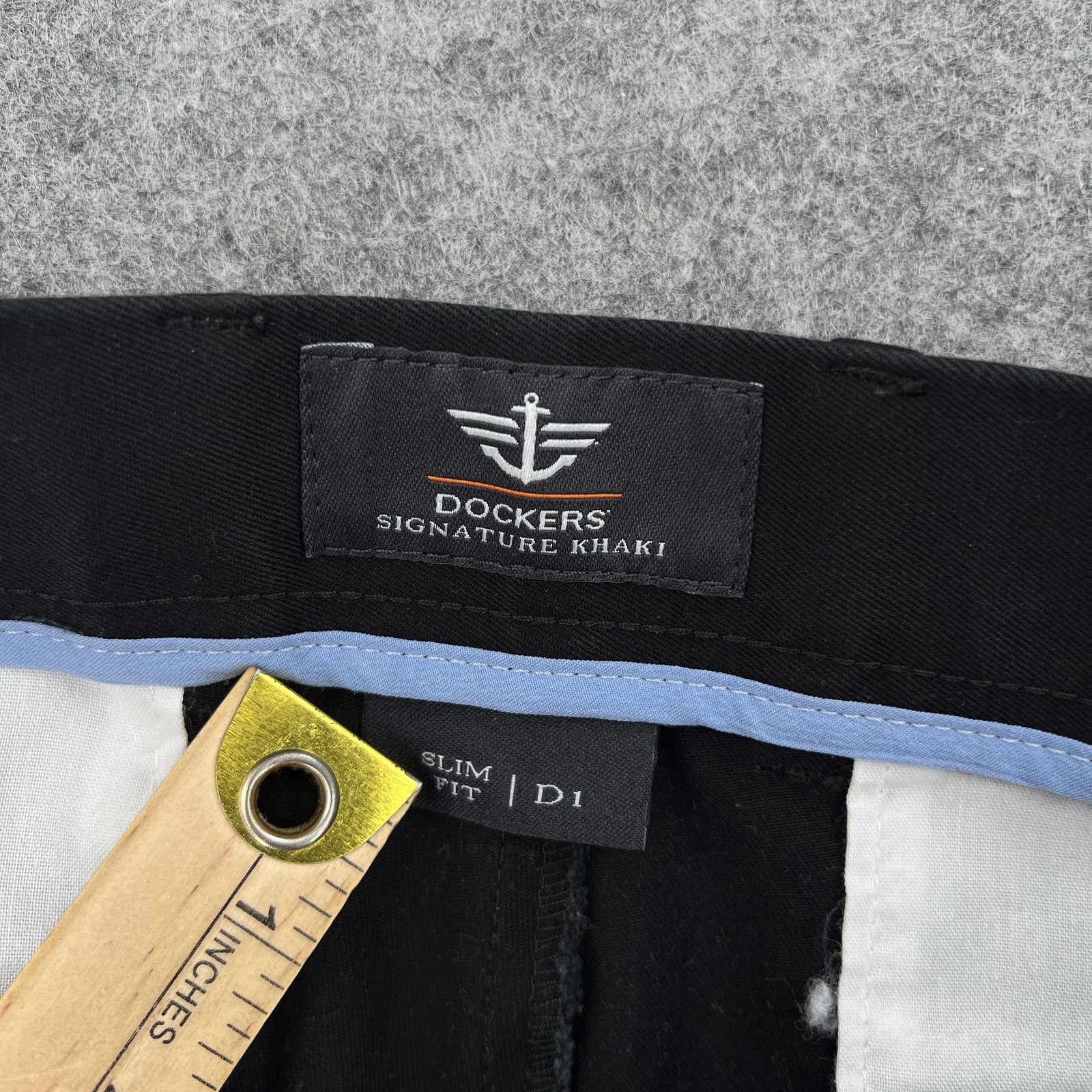 Dockers Chino Pants Mens 33×30 Black Signature Khaki Slim Fit Flat Front