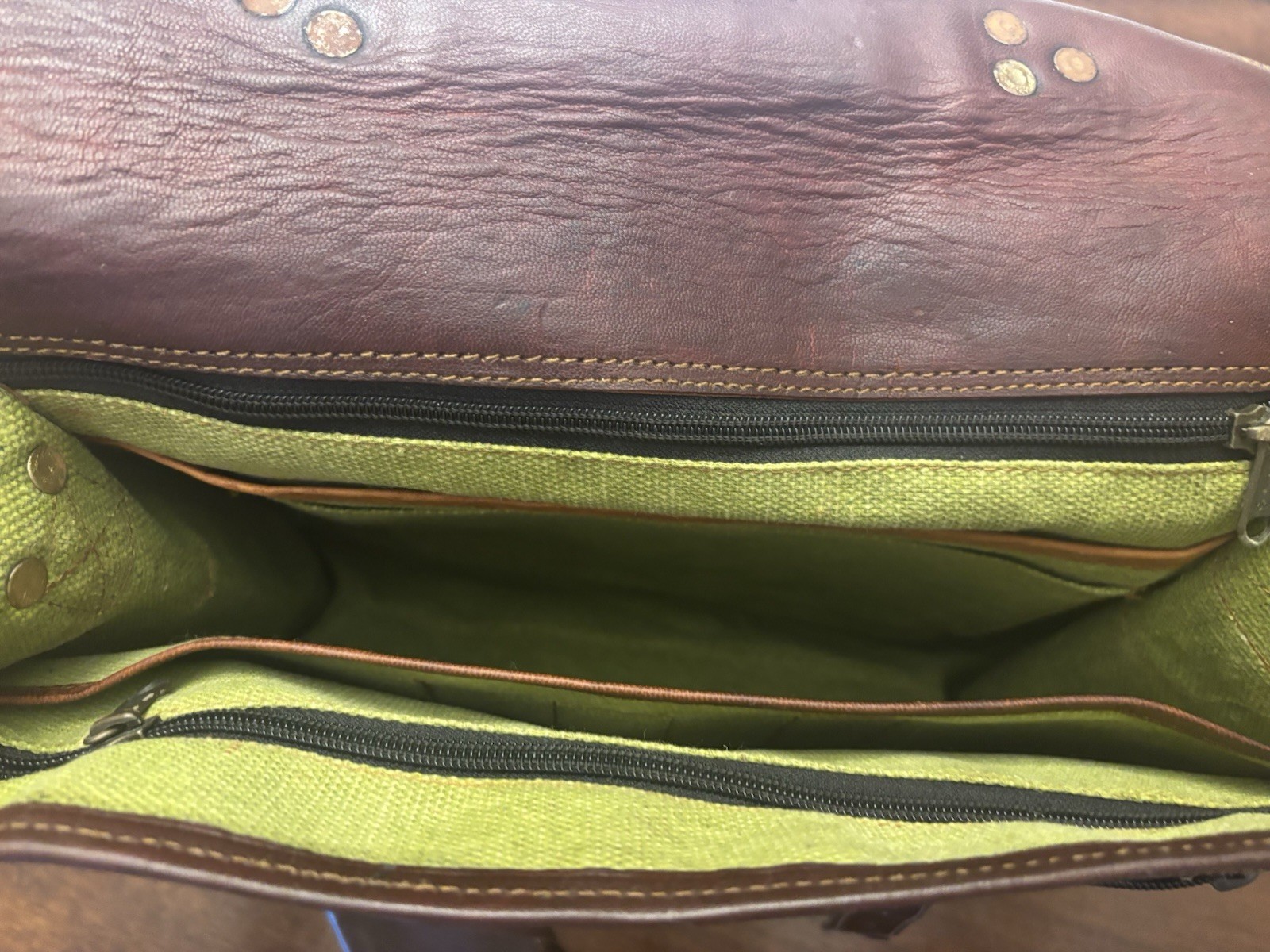 Cuero Brown Men’s Laptop Messenger Bag Buckle/Zip, Crossbody Strap, Pockets