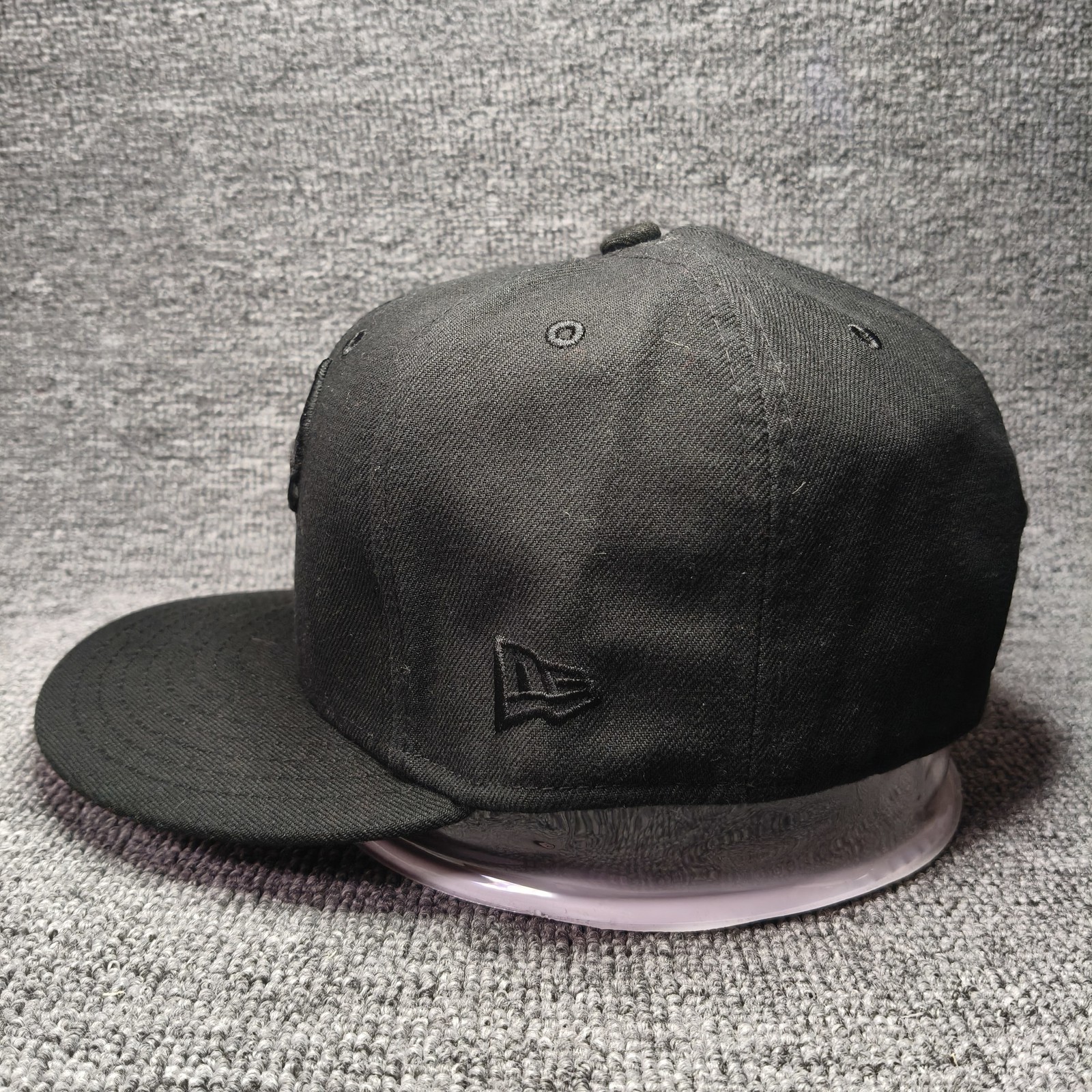 New Era Chicago Bulls 59FIFTY Fitted Black Red Underbrim 6 7 8 Hat