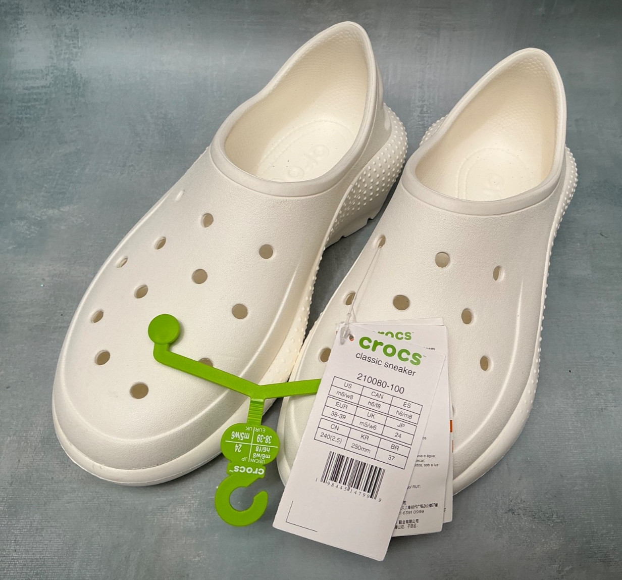 Crocs White Classic Sneakers W/8 M/6 NWT