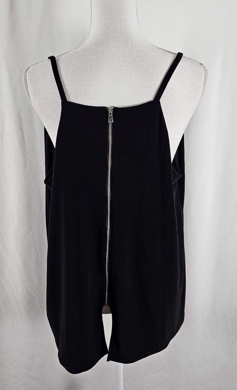 New Bar III Womens Sleeveless Top Black Back Zipper Straps Polyester Spandex 2XL