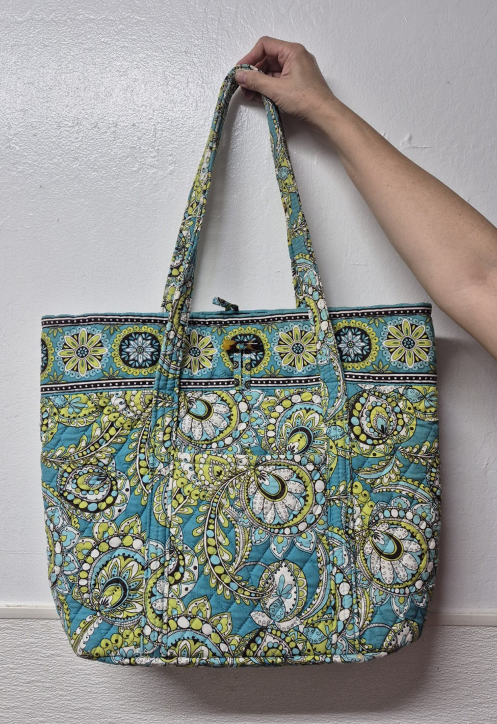 2010 Vera Bradley Quilted Travel Tote Shoulder Bag
