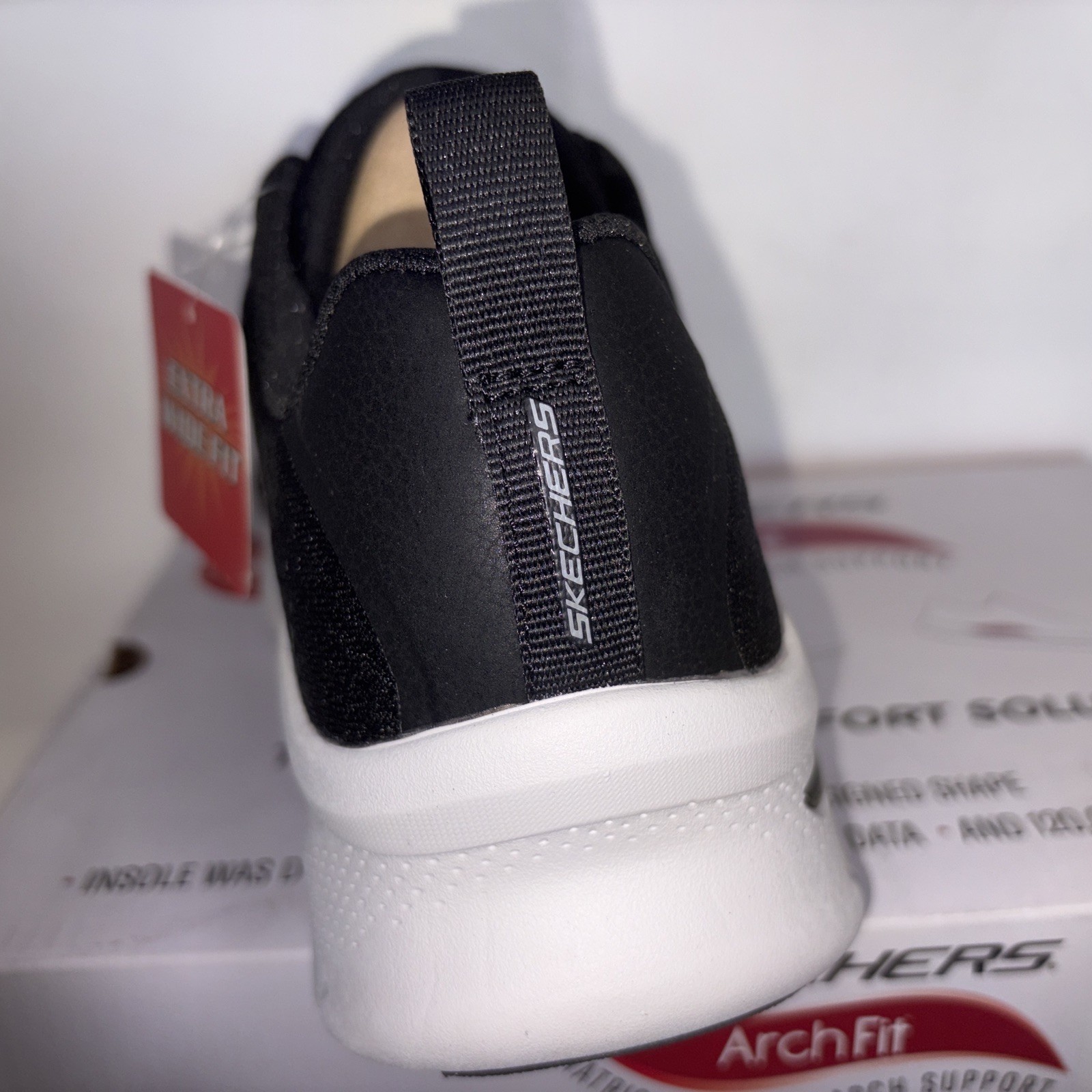 Skechers Arch Fit X Wide 232502WW/BKW Machine Washable And Extra wide.