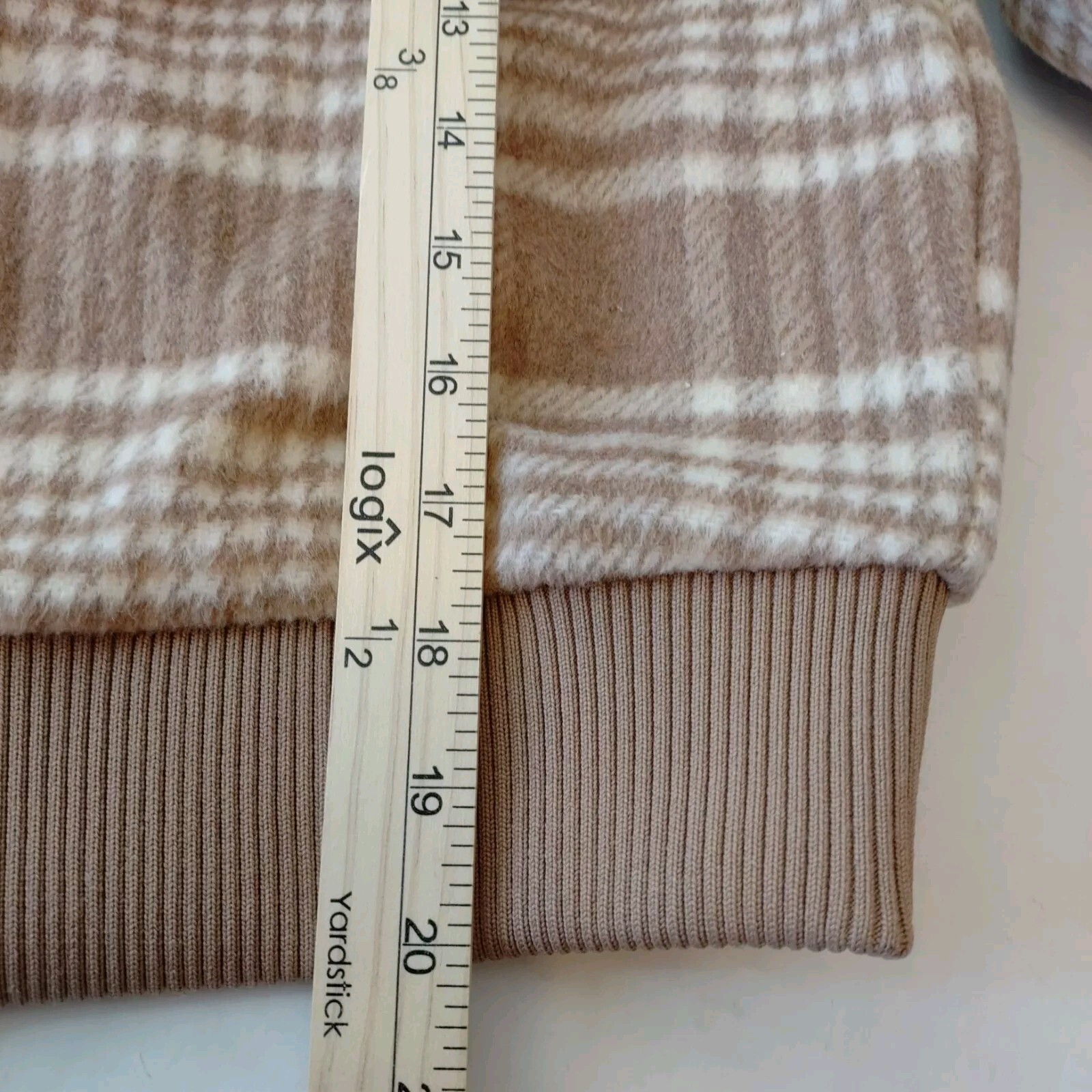 Bagatelle Women’s Large Jacket Plaid Beige White Cropped Fleece Zip Up New