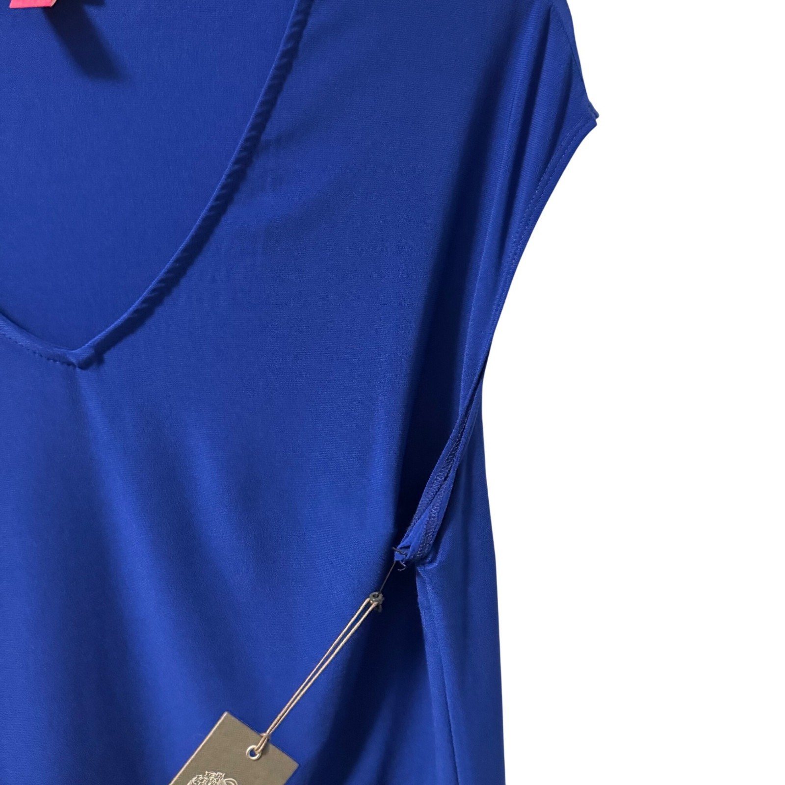 Vince Camuto V-Neck Blue Sleeveless Top Size 1X Polyester/Spandex Blend. NWT