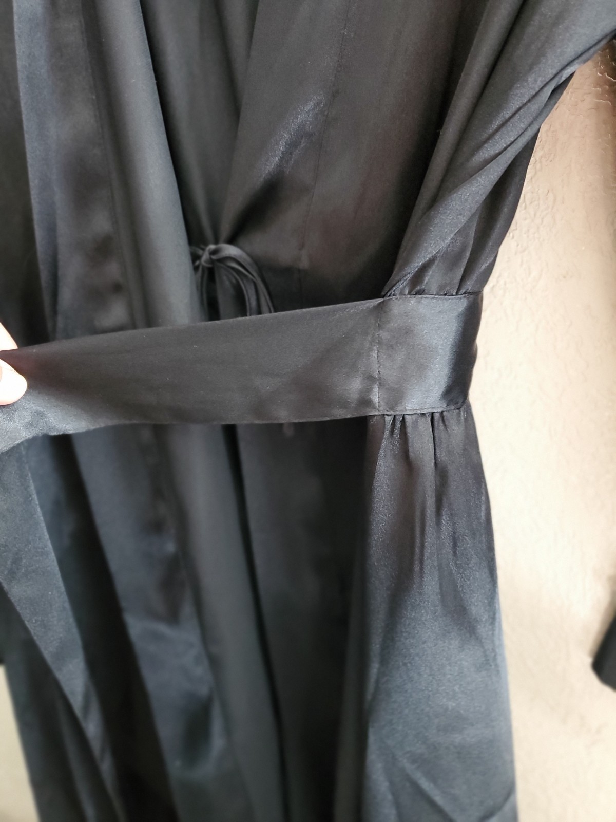 Morgan Taylor Black Satin Wrap Robe with Lace Trim L NWT