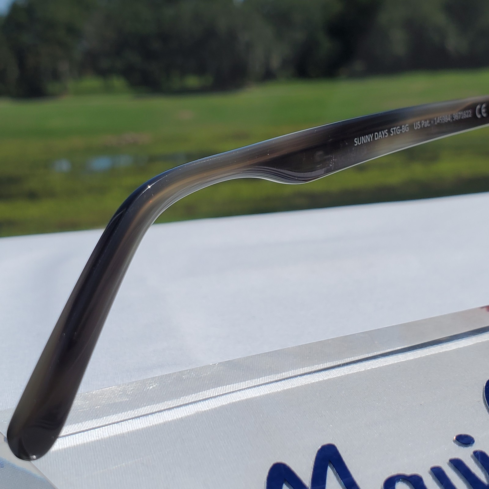 *******Maui Jim “SUNNY DAYS” 529-14E Gloss Grey Horn Frames / Grey Lenses*******