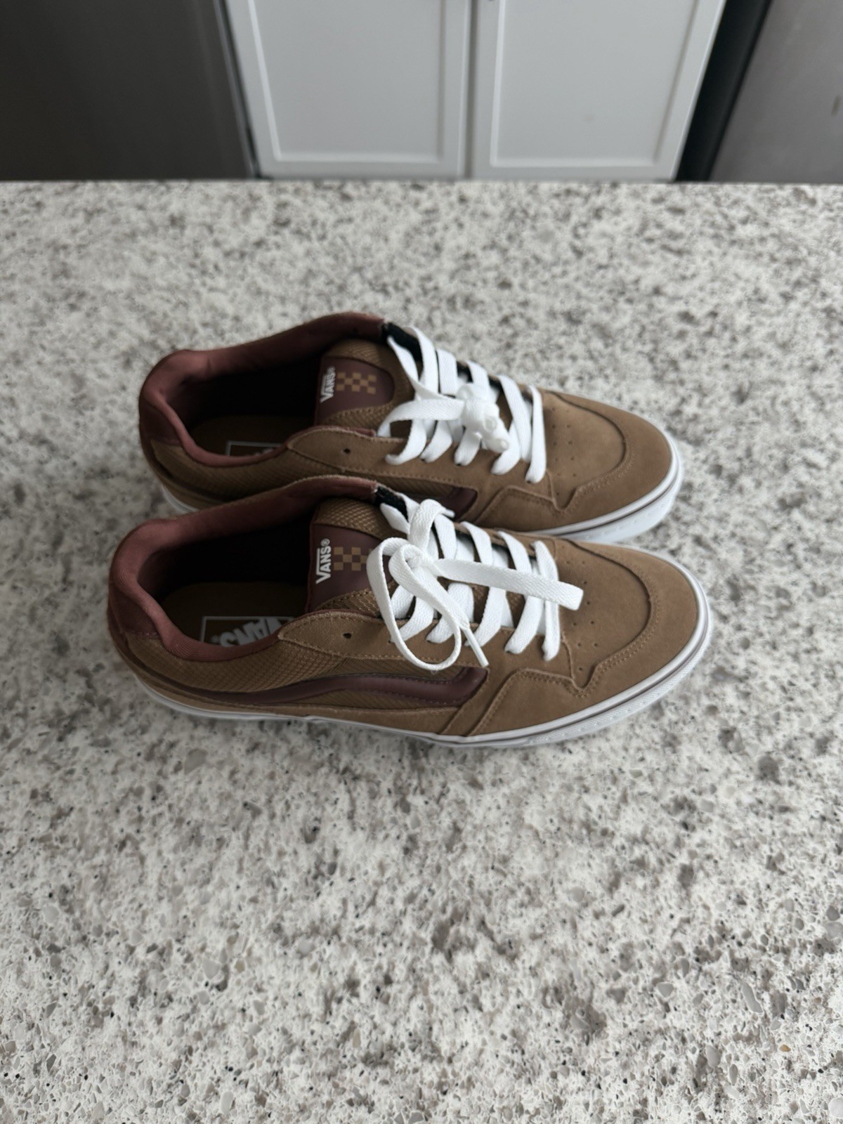 VANS Mens Suede Low-Top Lace-Up Sneakers Brown/White US 11.5 Model 500714