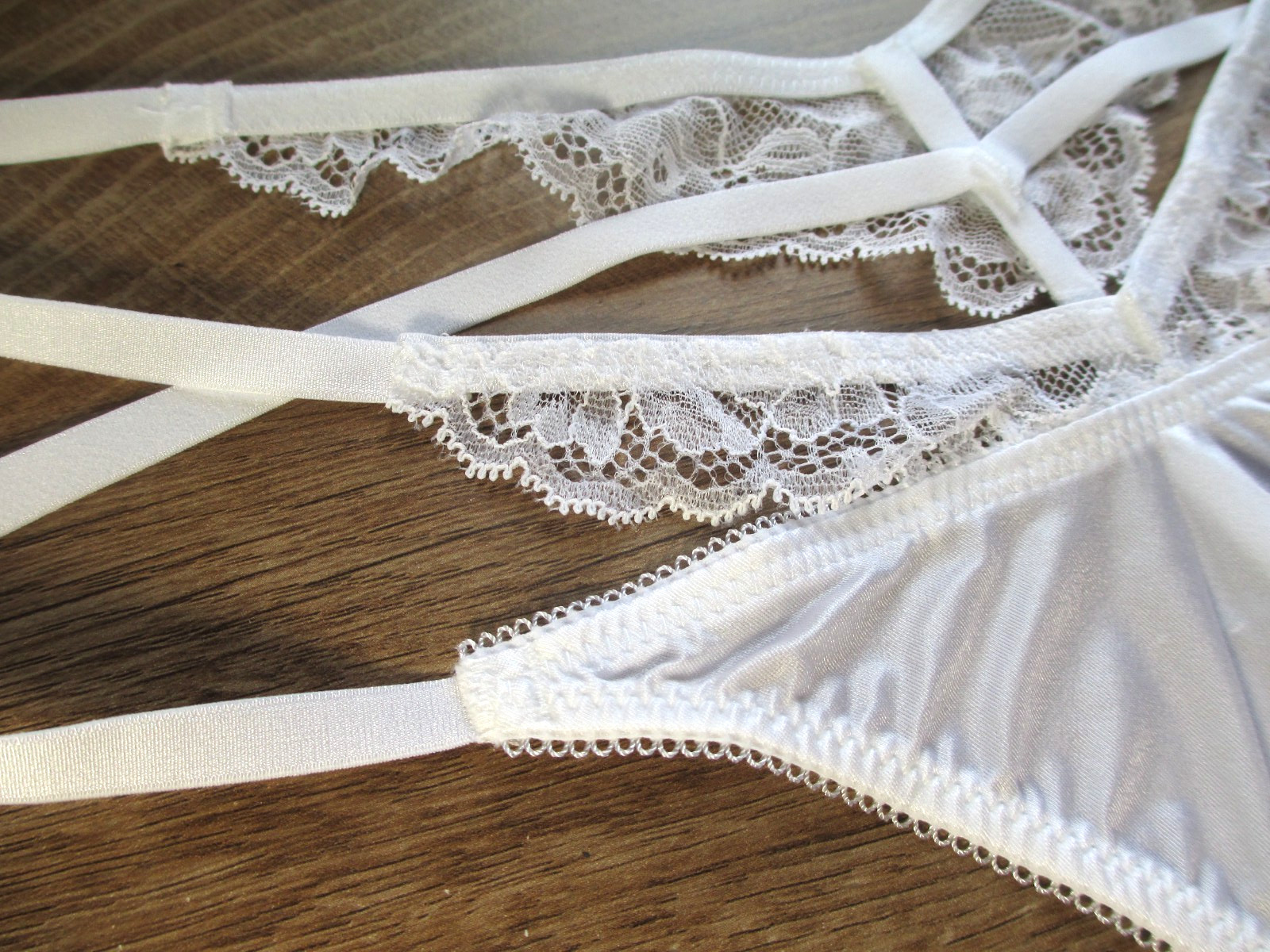 VICTORIA’S SECRET VERY SEXY V-String Thong Panty S M L XL White Cutout Strappy