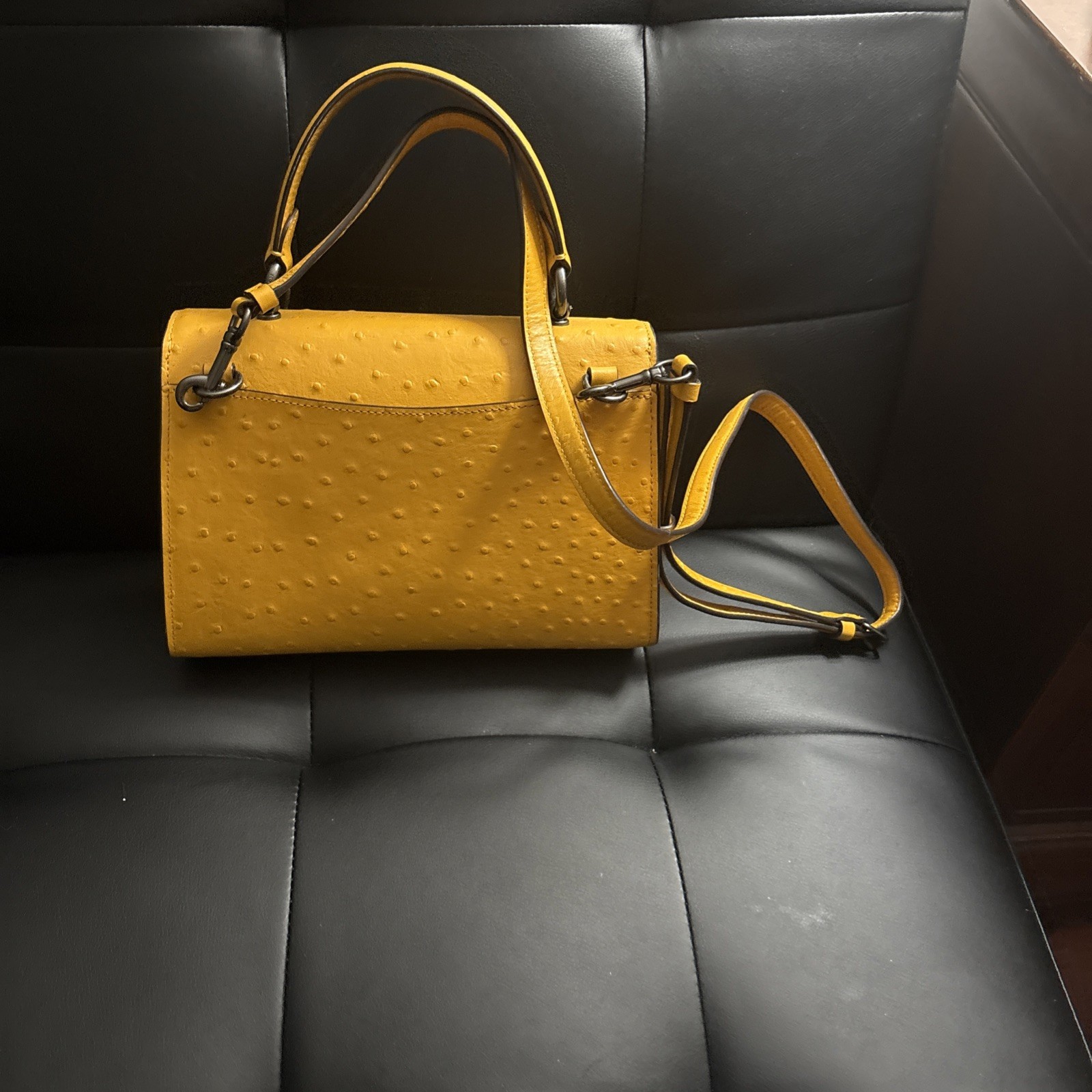 Coach Women’s Medium Shoulder Bag