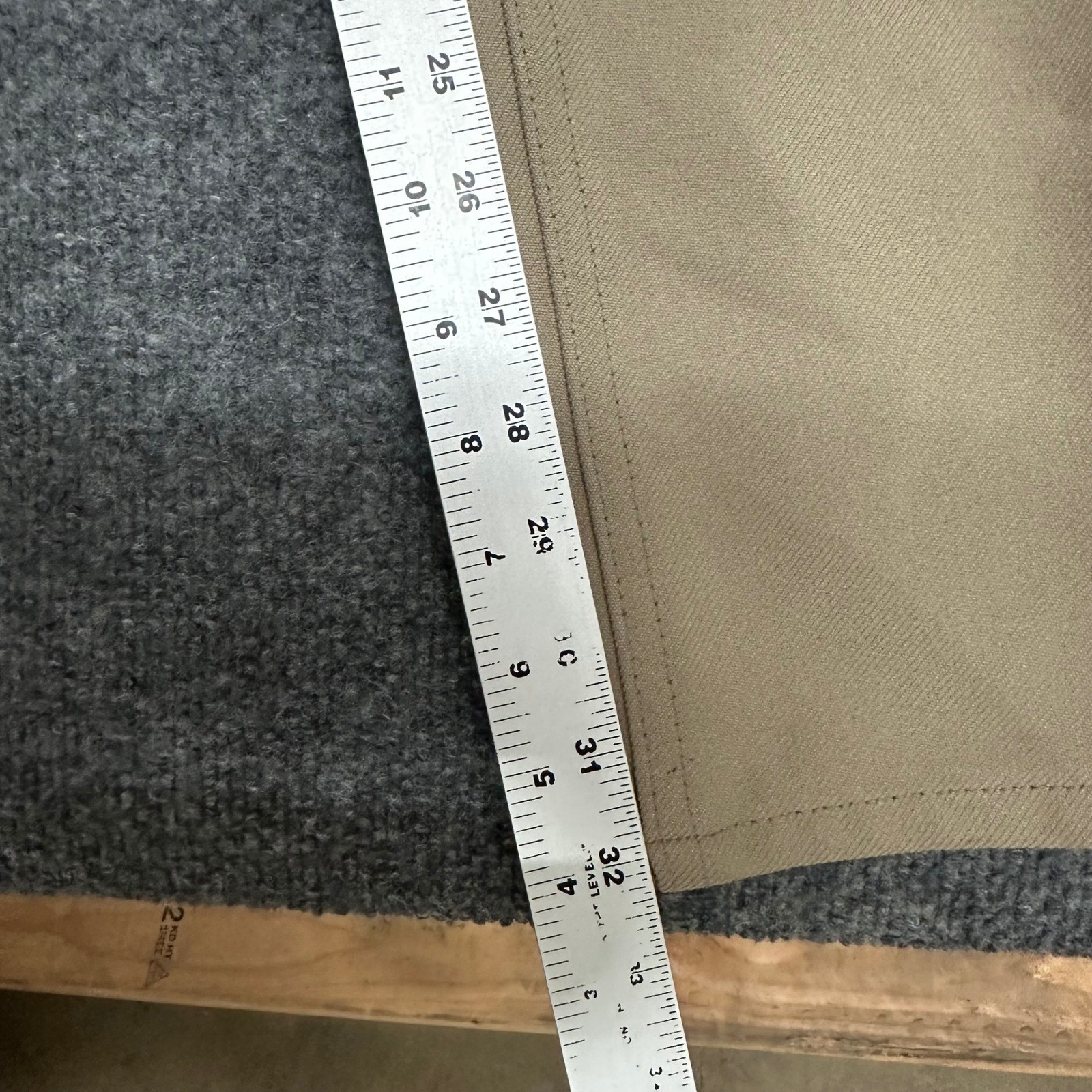 Levi’s Action Slacks Pants Mens Size 38×32 Beige Tan Straight Leg Casual