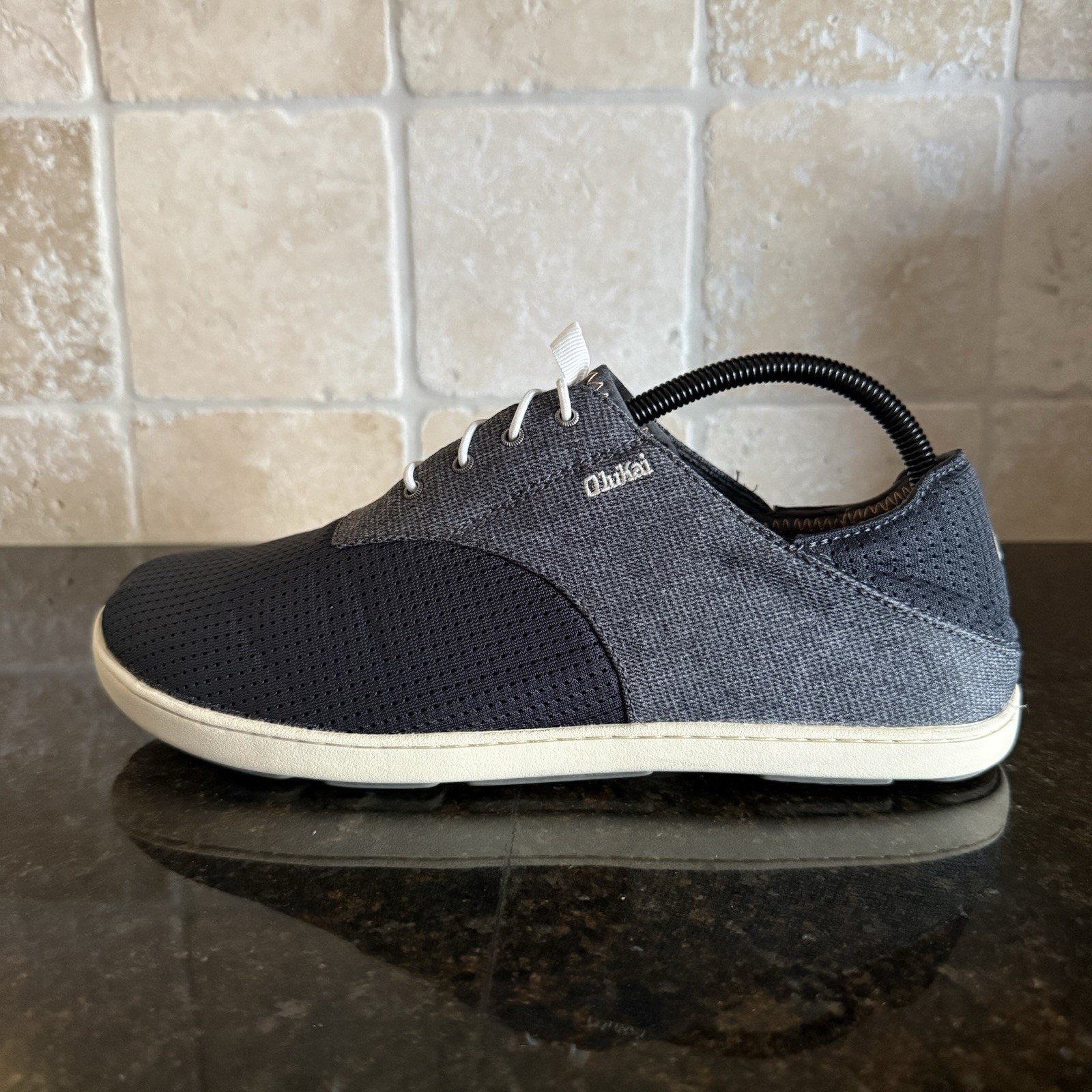 OluKai Men’s Nohea Moku Sneaker US 9.5 EUR 42.5 Grey Shoes Comfy GUC