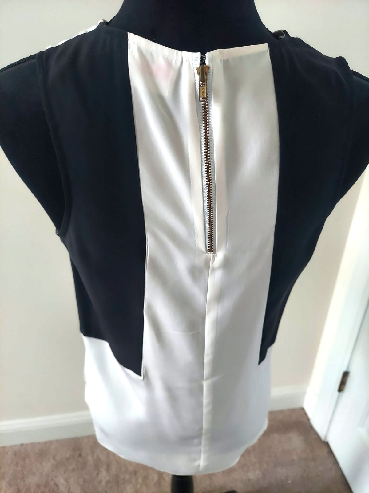 Parker Black & White 100% Silk Top | Women’s Size M