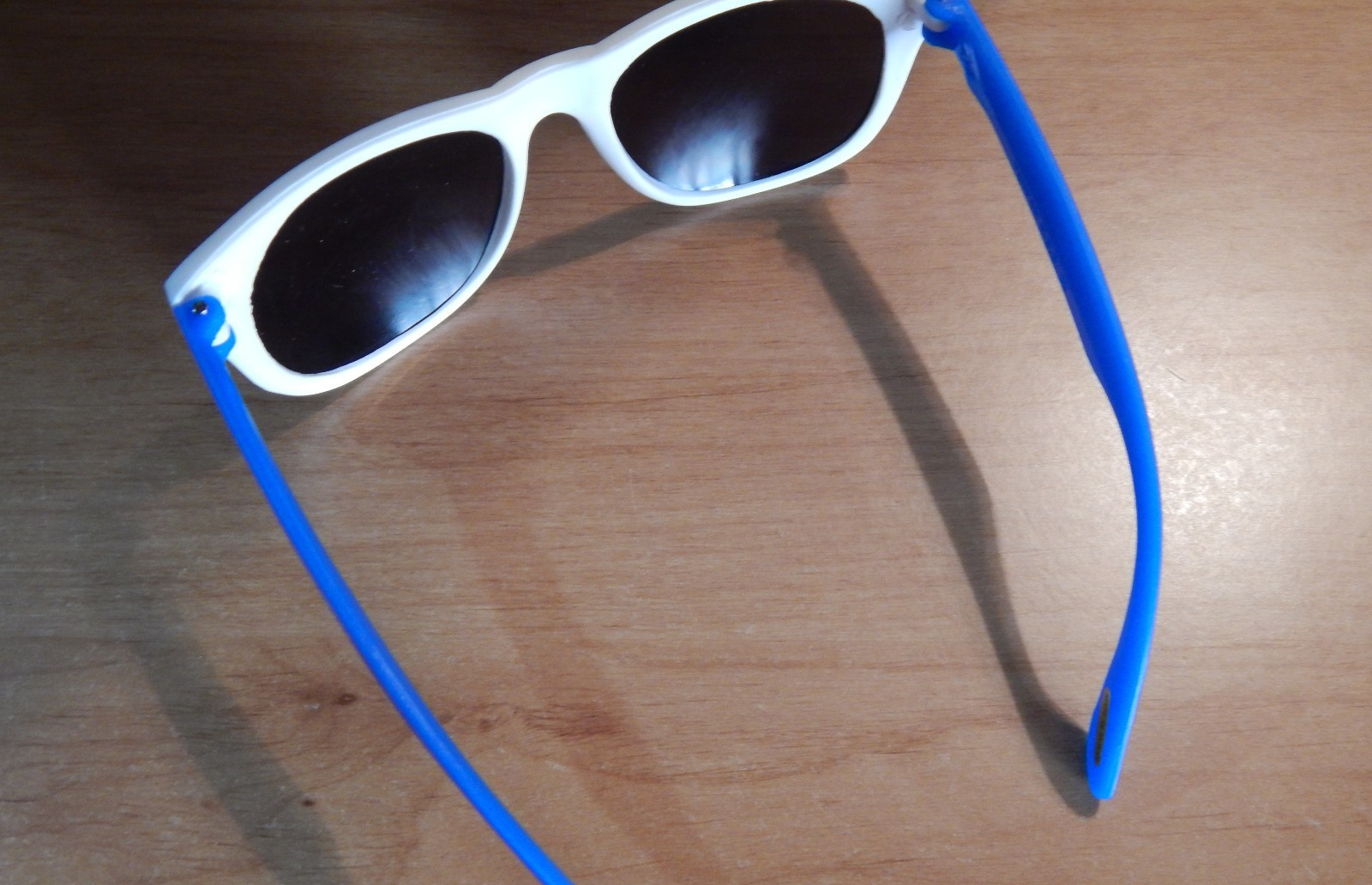 VISIT ARIZONA 100% UV PROTECTION UV 400 BLUE & WHITE SUNGLASSES PLASTIC FUN NEW