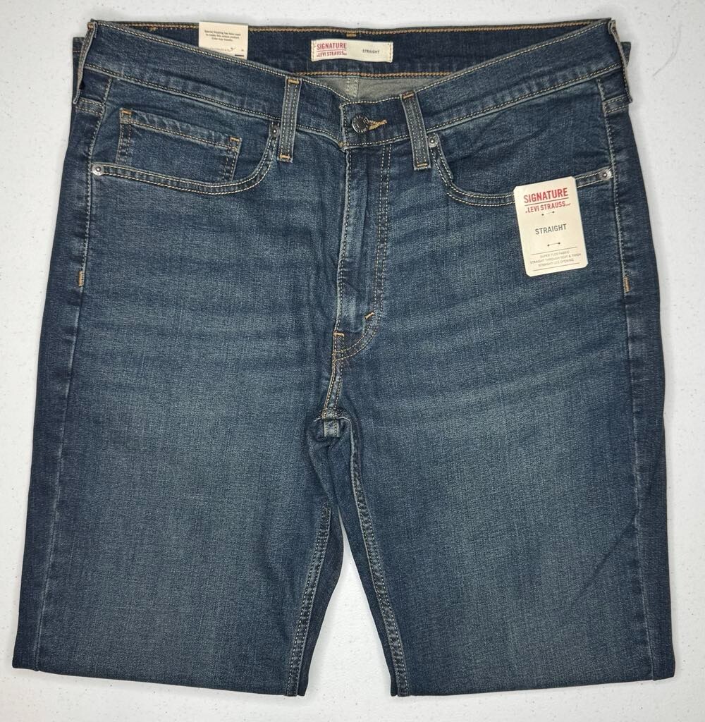 Signature By Levi Strauss #11704 NEW Men’s Straight Flex Jeans