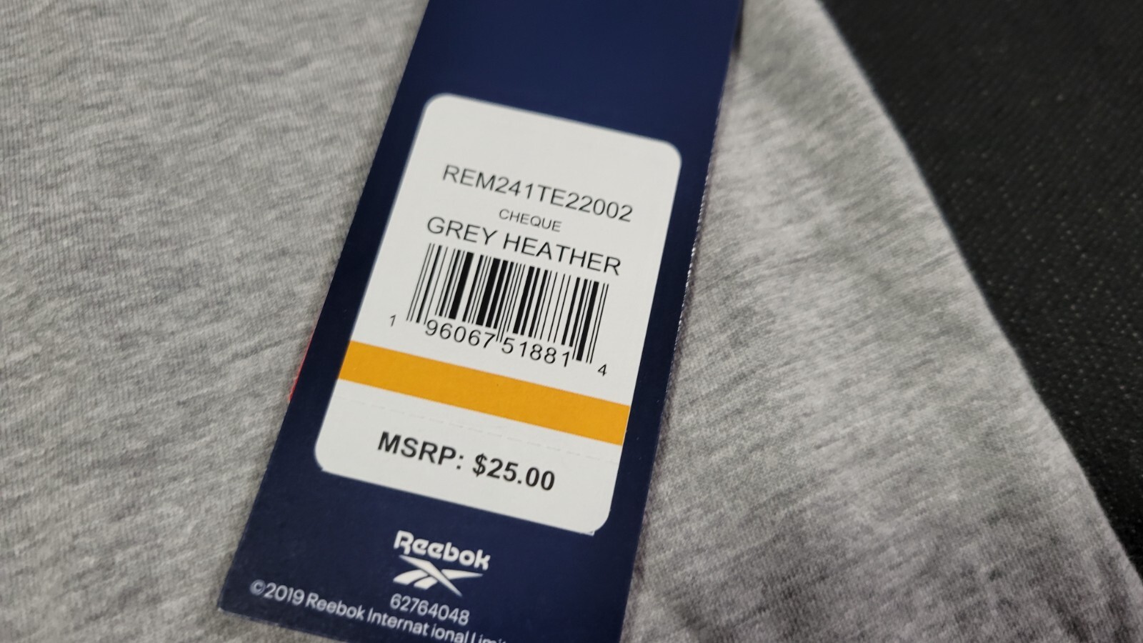 Reebok Mens Intersect Race Athletic Sports Training logo top shirt Gray