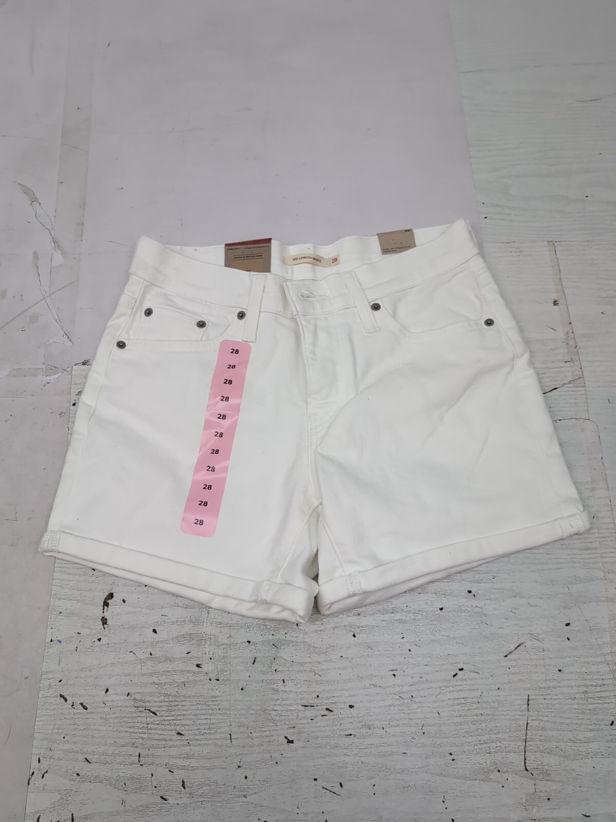 Levi Strauss Women’s Mid Rise Mid Length Slim Hip Denim Short White Sz 28 AM36