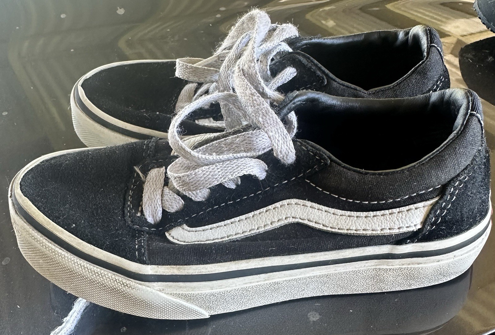 Vans Old Skool Black/White Canvas Low Top Lace-Up Sneakers boys US 12 youth